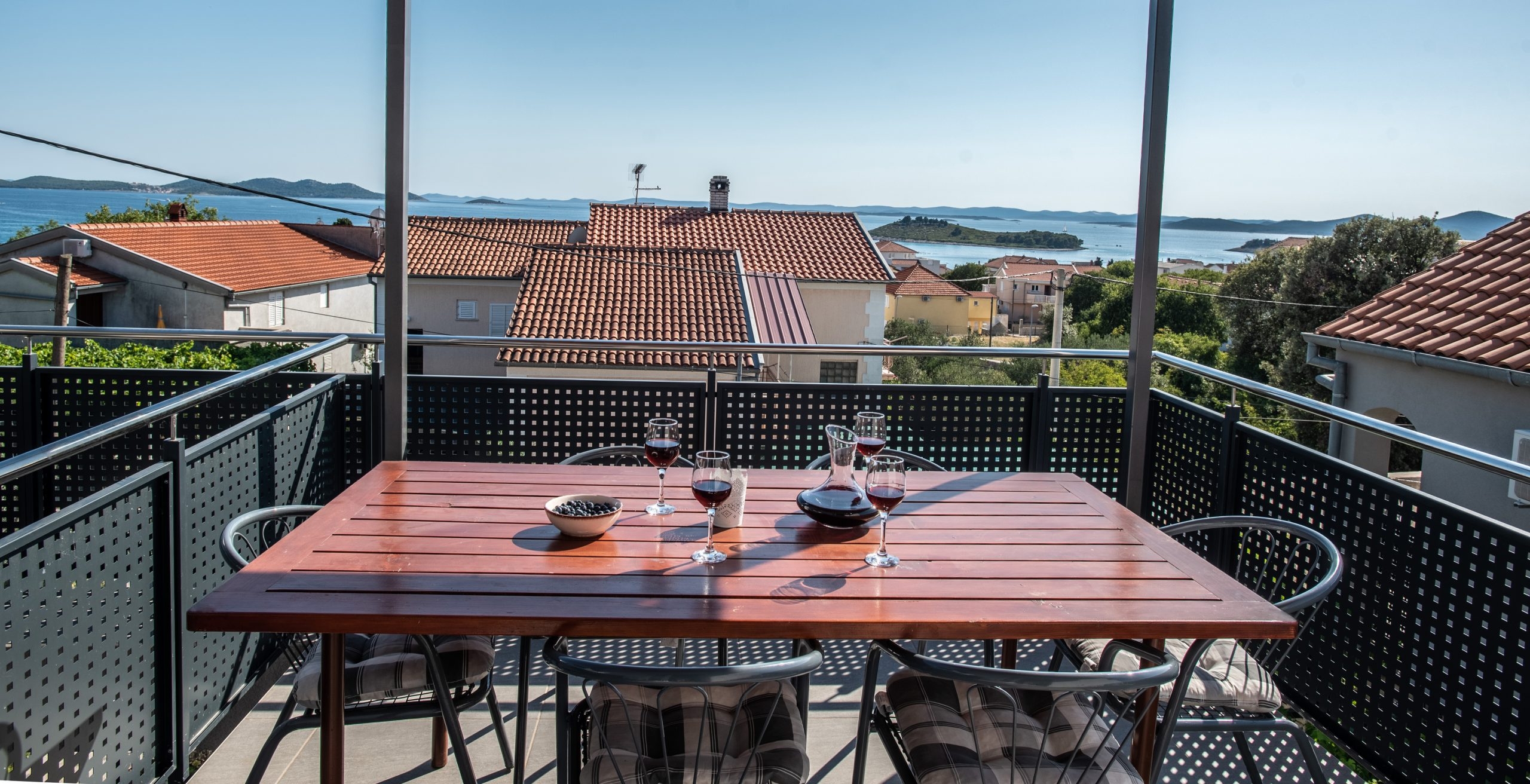 Two bedroom apartment with terrace and sea view Pakoštane, Biograd  A-a