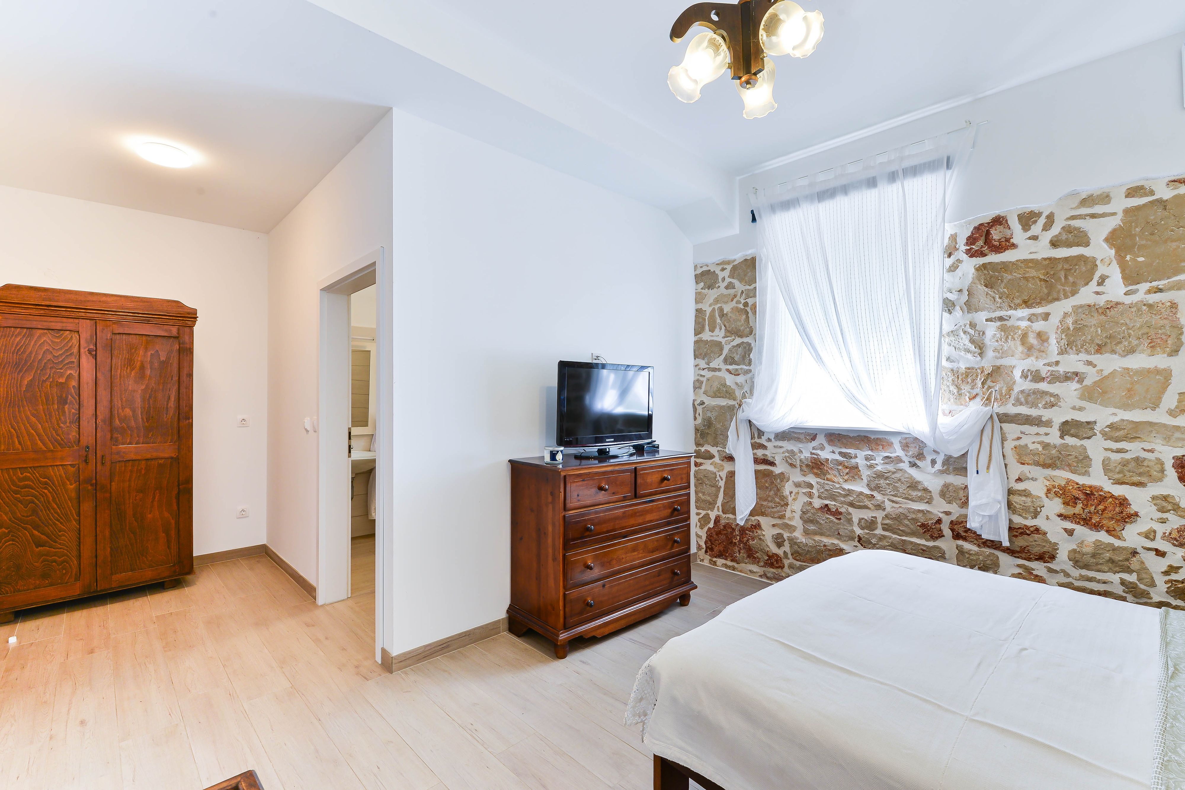 Four bedroom house with terrace and sea view Pakoštane, Biograd  K