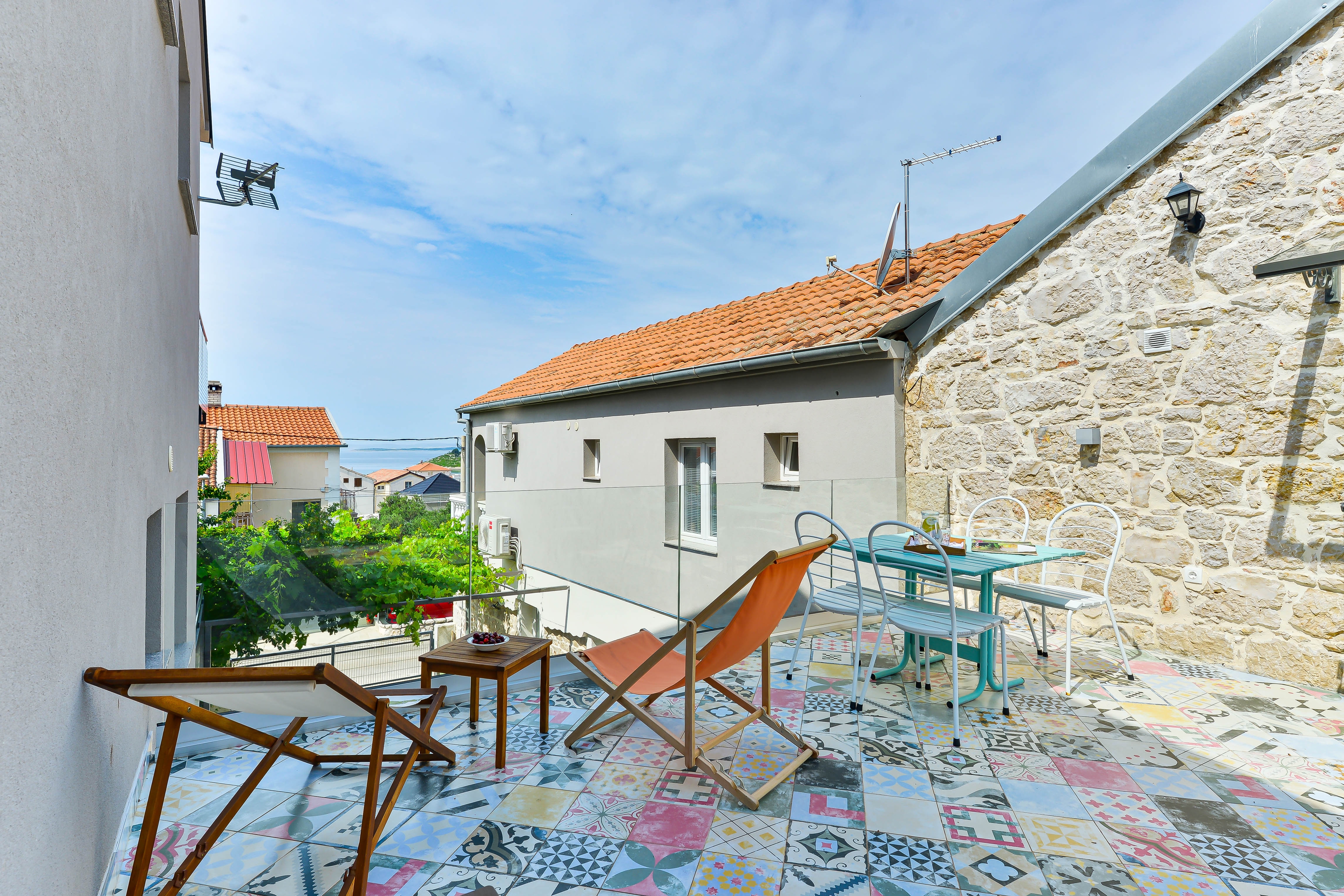 Four bedroom house with terrace and sea view Pakoštane, Biograd  K