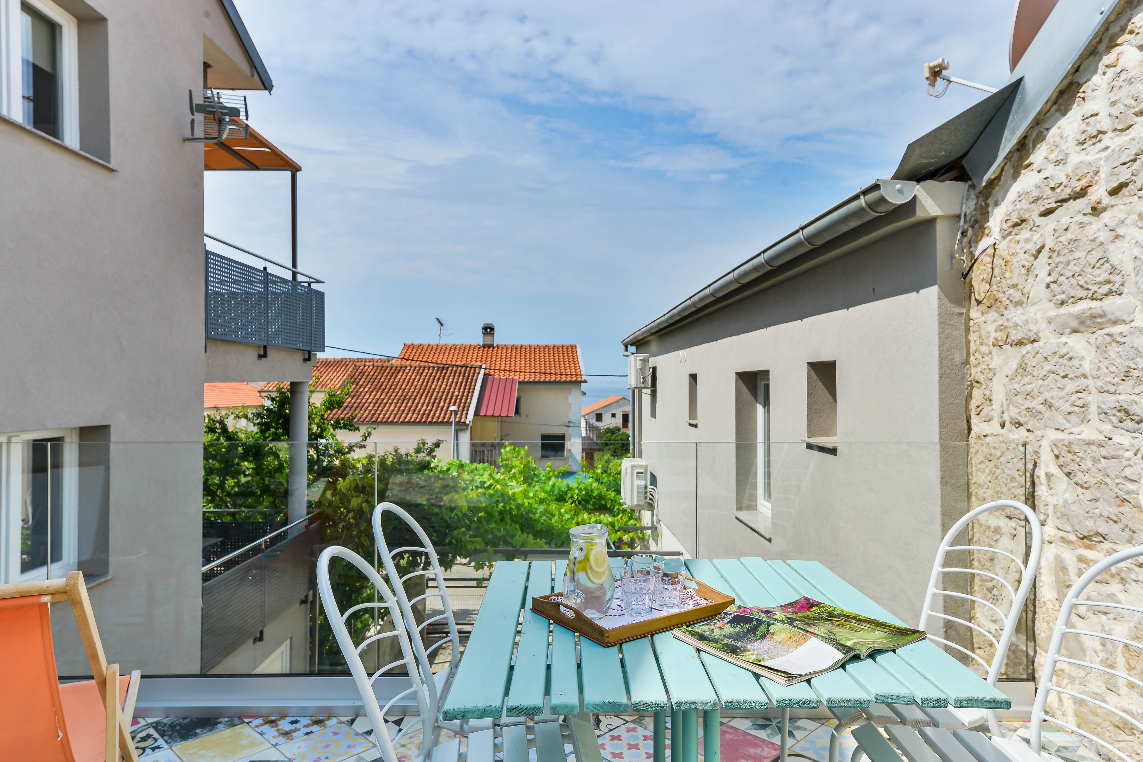 Four bedroom house with terrace and sea view Pakoštane, Biograd  K