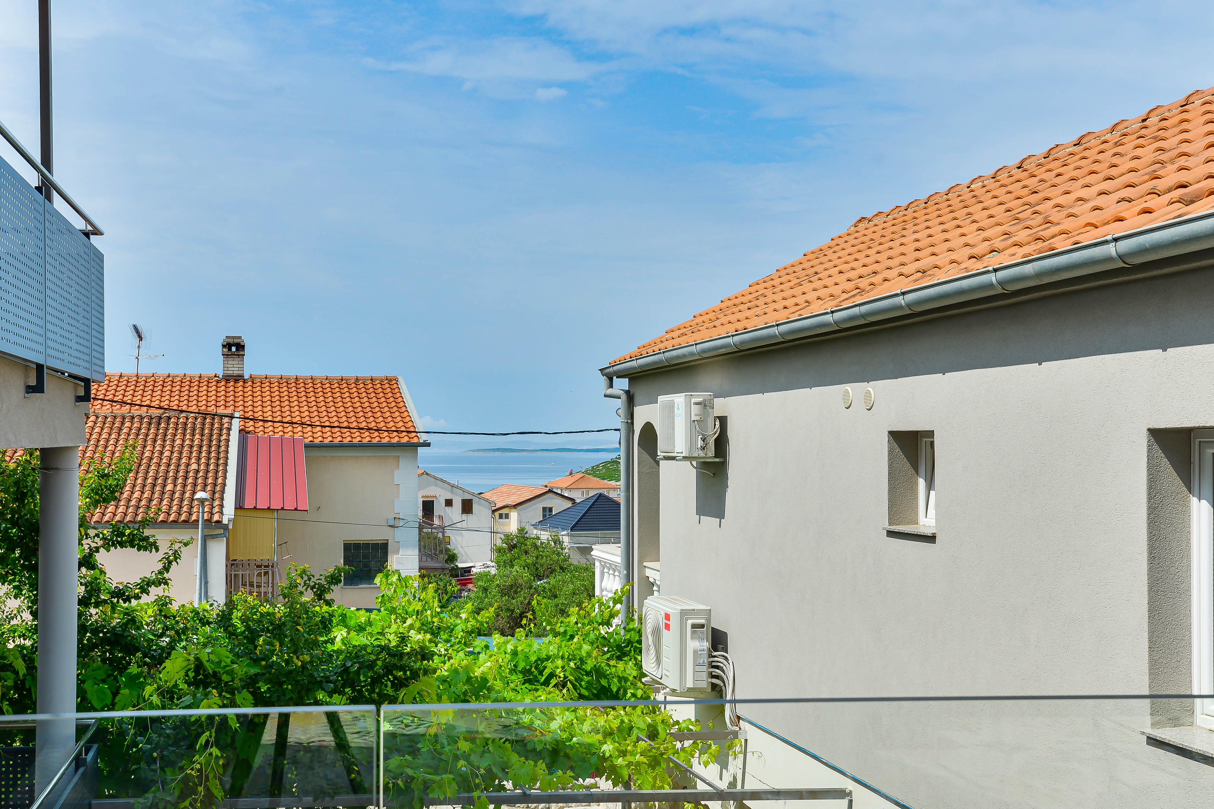 Four bedroom house with terrace and sea view Pakoštane, Biograd  K