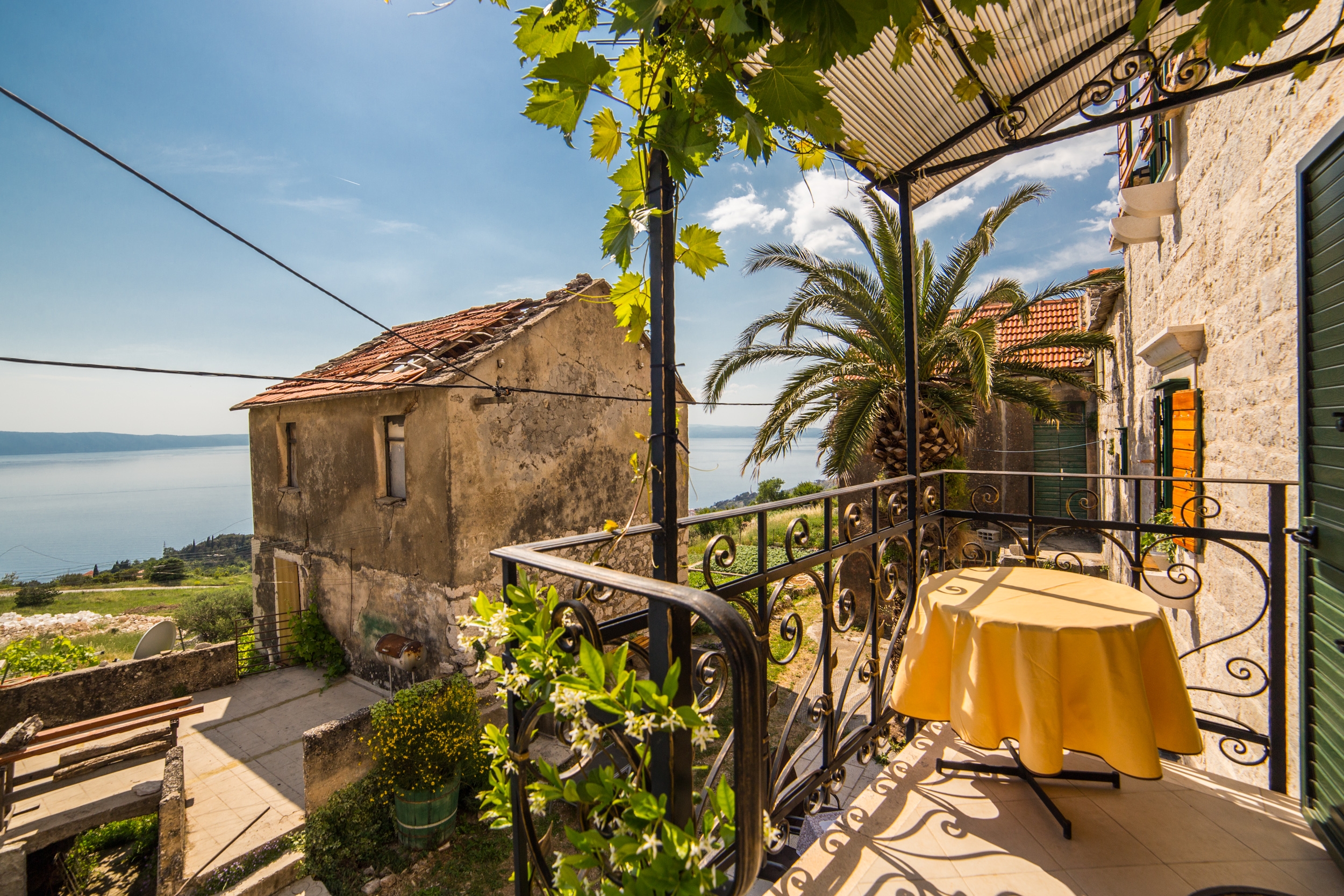 One bedroom house with terrace and sea view Gornja Podgora, Makarska  K