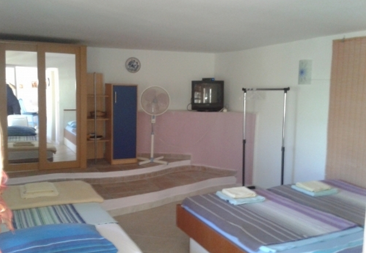 One bedroom apartment with terrace Nečujam, Šolta (A-18993-c)