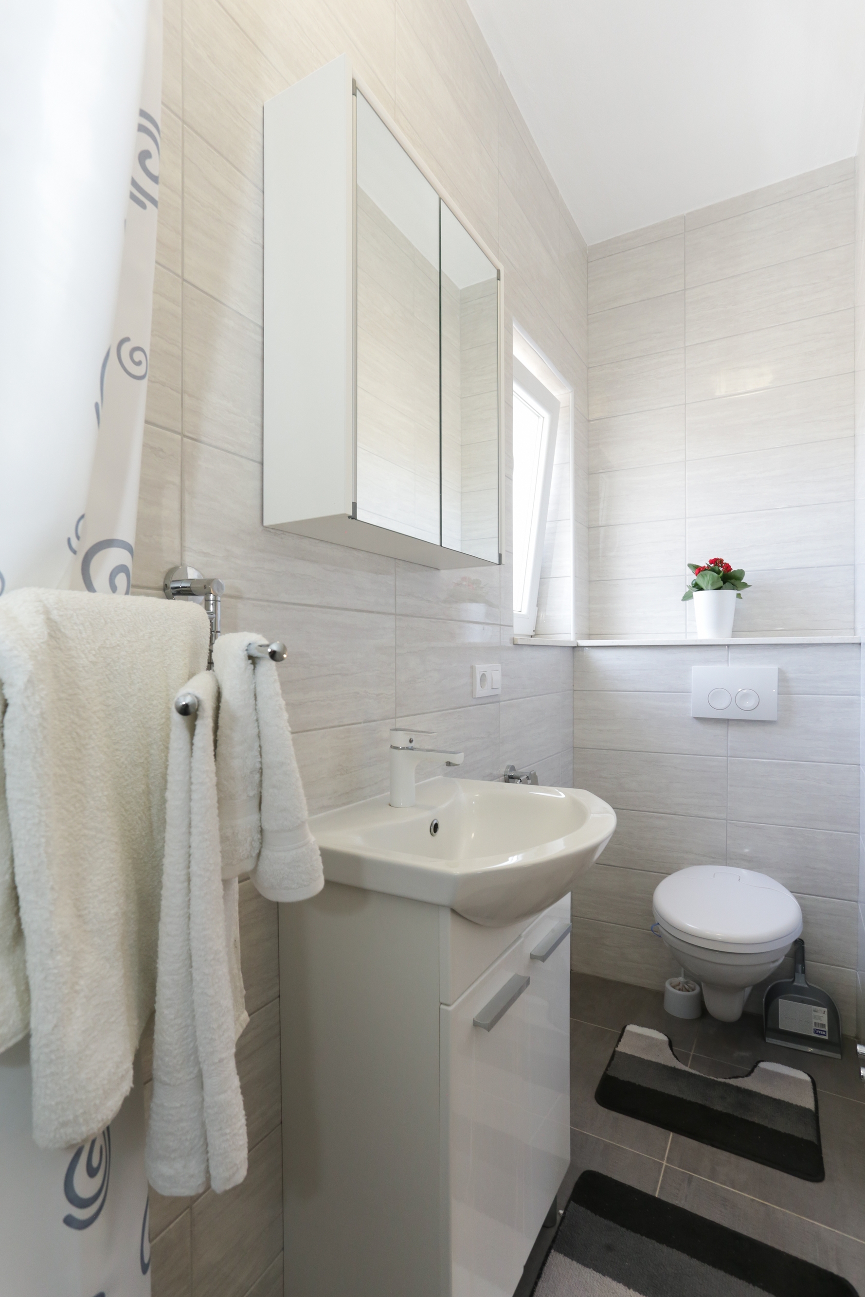 Three bedroom house with terrace and sea view Vinišće, Trogir  K