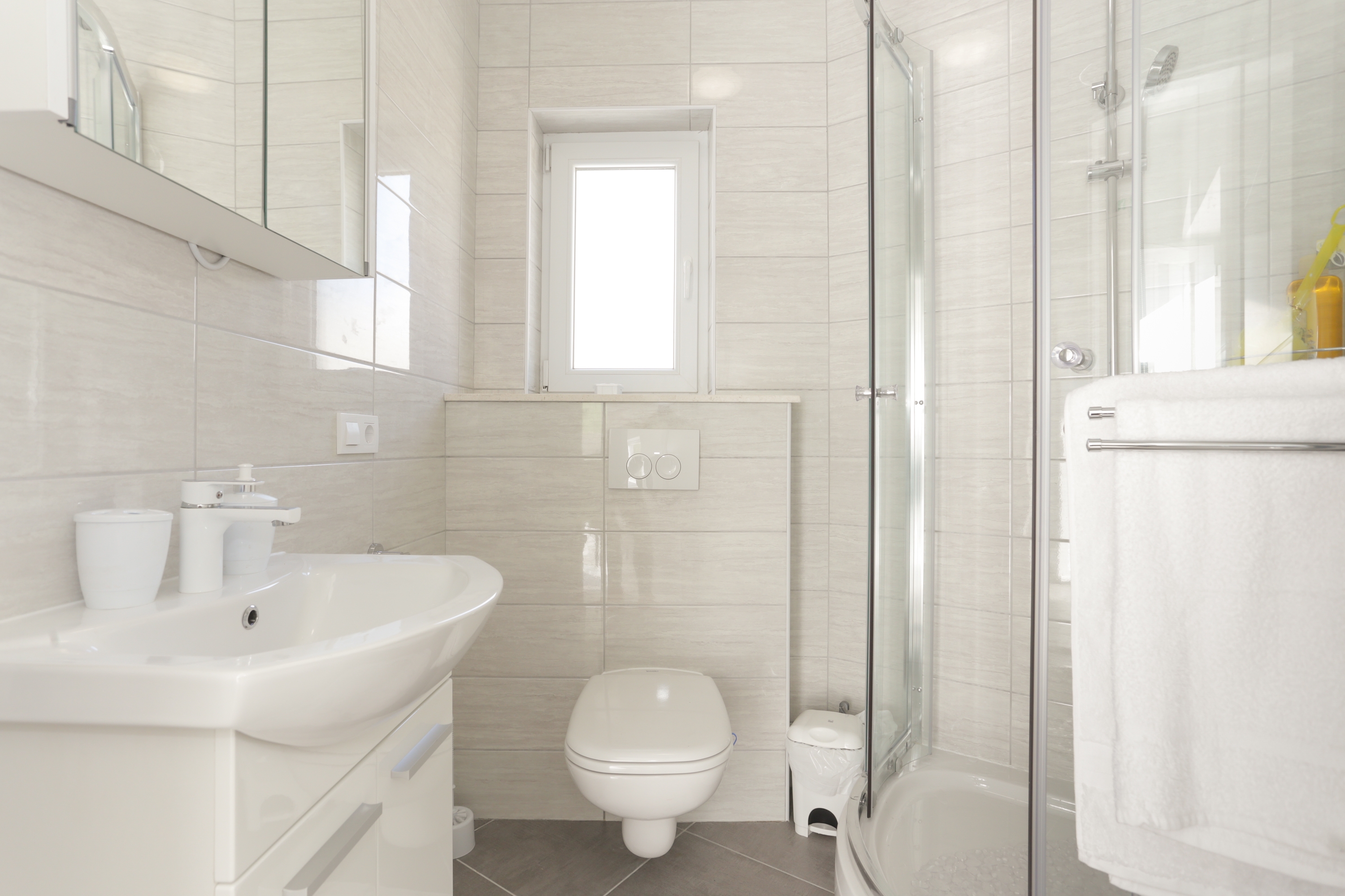 Three bedroom house with terrace and sea view Vinišće, Trogir  K