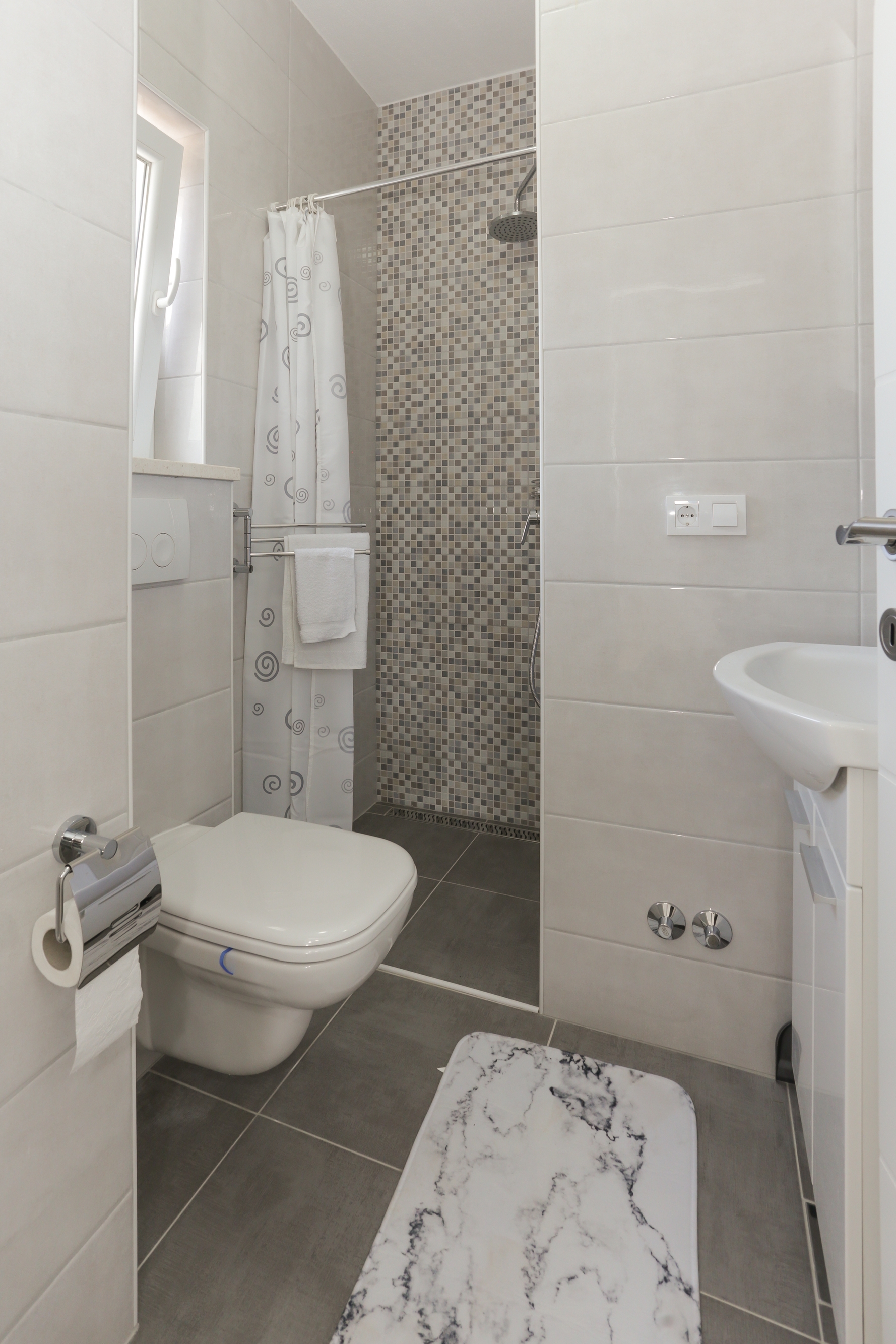 Three bedroom house with terrace and sea view Vinišće, Trogir  K