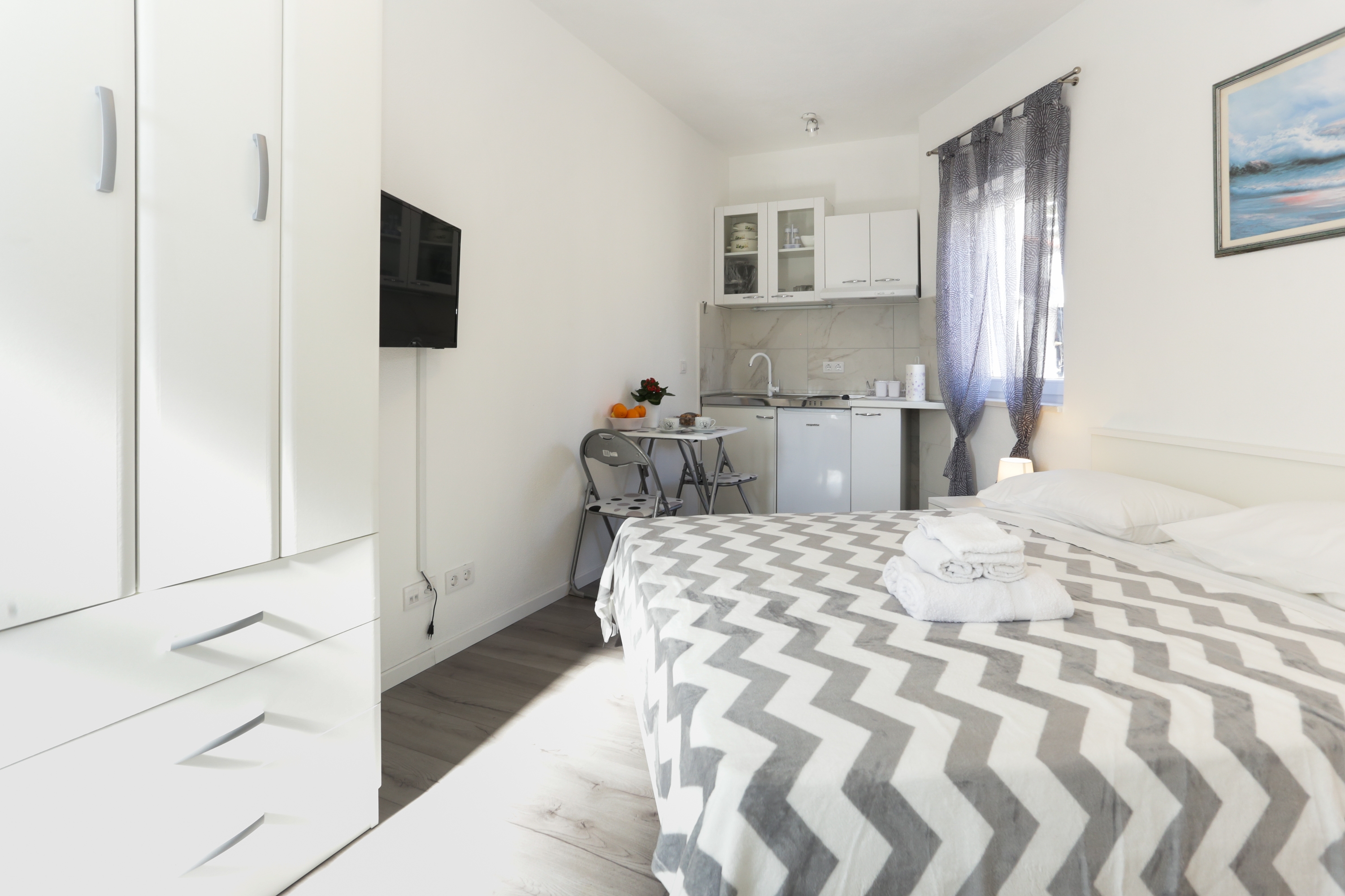 Three bedroom house with terrace and sea view Vinišće, Trogir  K