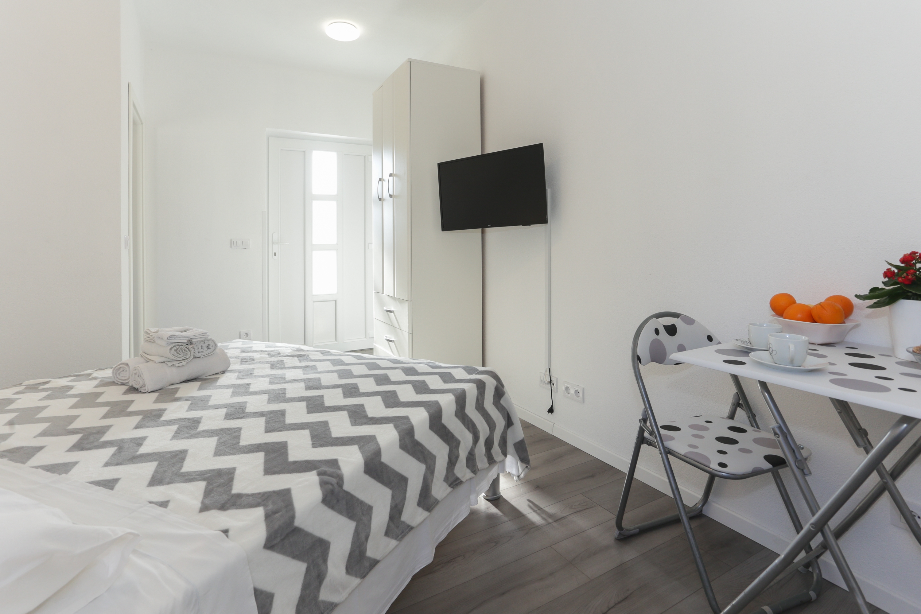 Three bedroom house with terrace and sea view Vinišće, Trogir  K