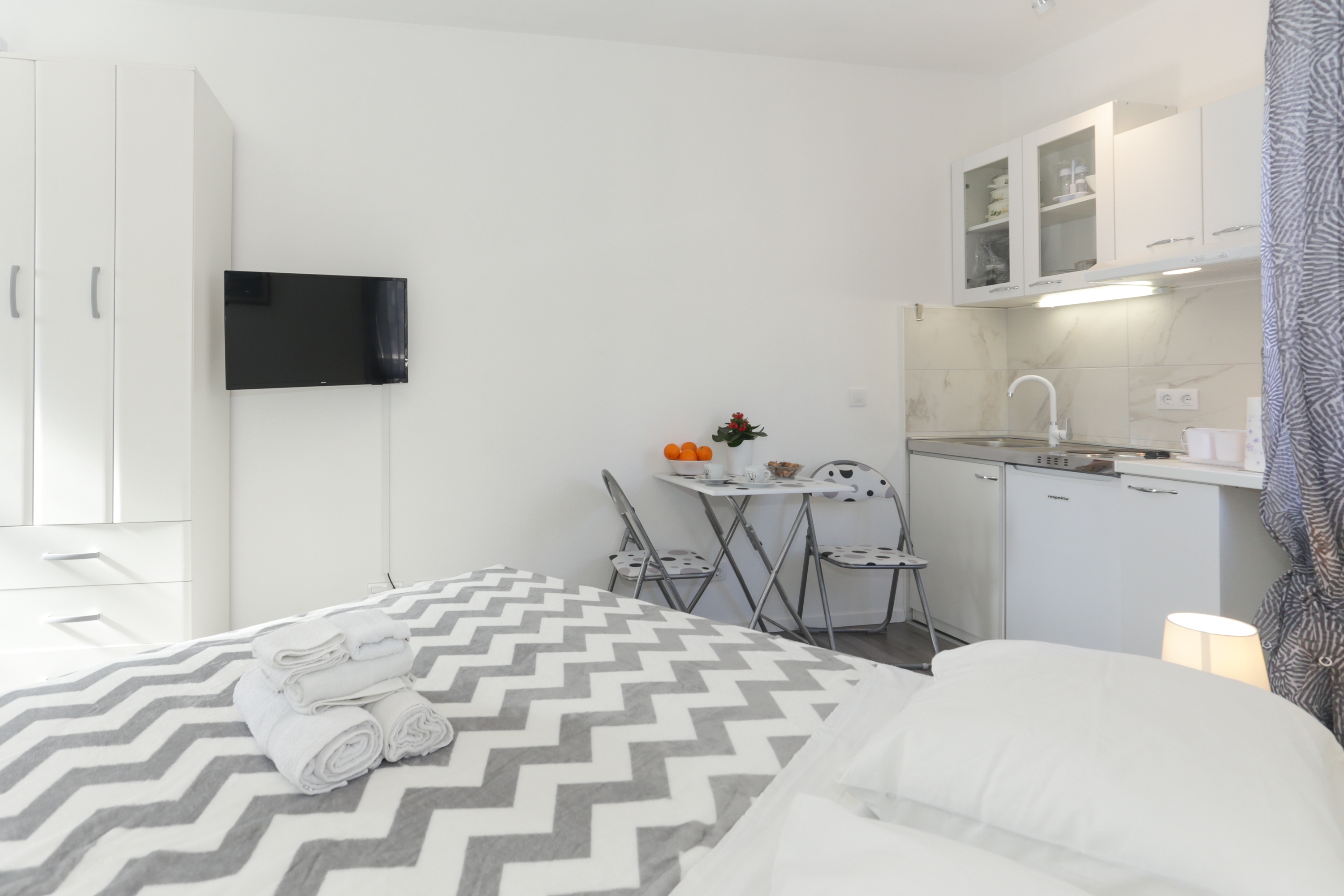 Three bedroom house with terrace and sea view Vinišće, Trogir  K