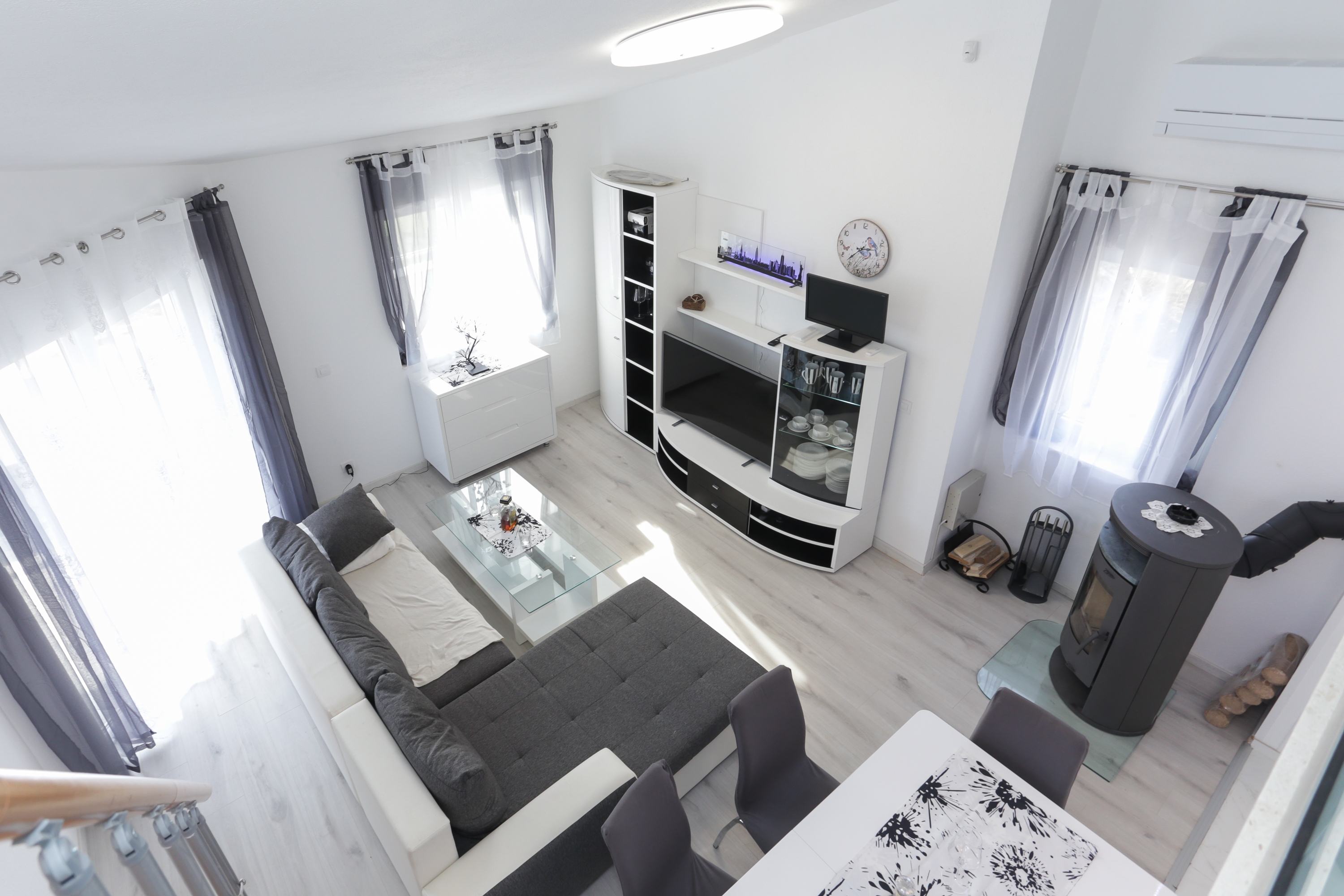 Three bedroom house with terrace and sea view Vinišće, Trogir  K