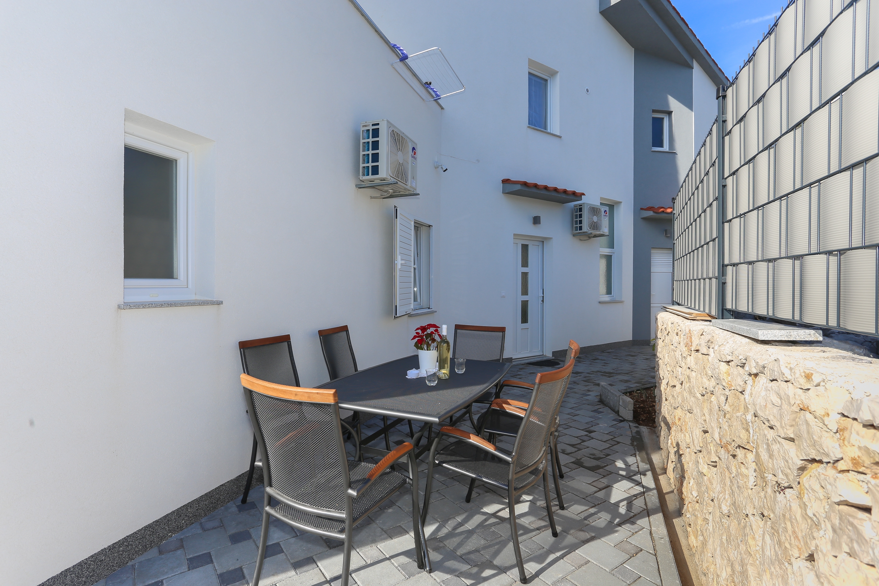 Three bedroom house with terrace and sea view Vinišće, Trogir  K
