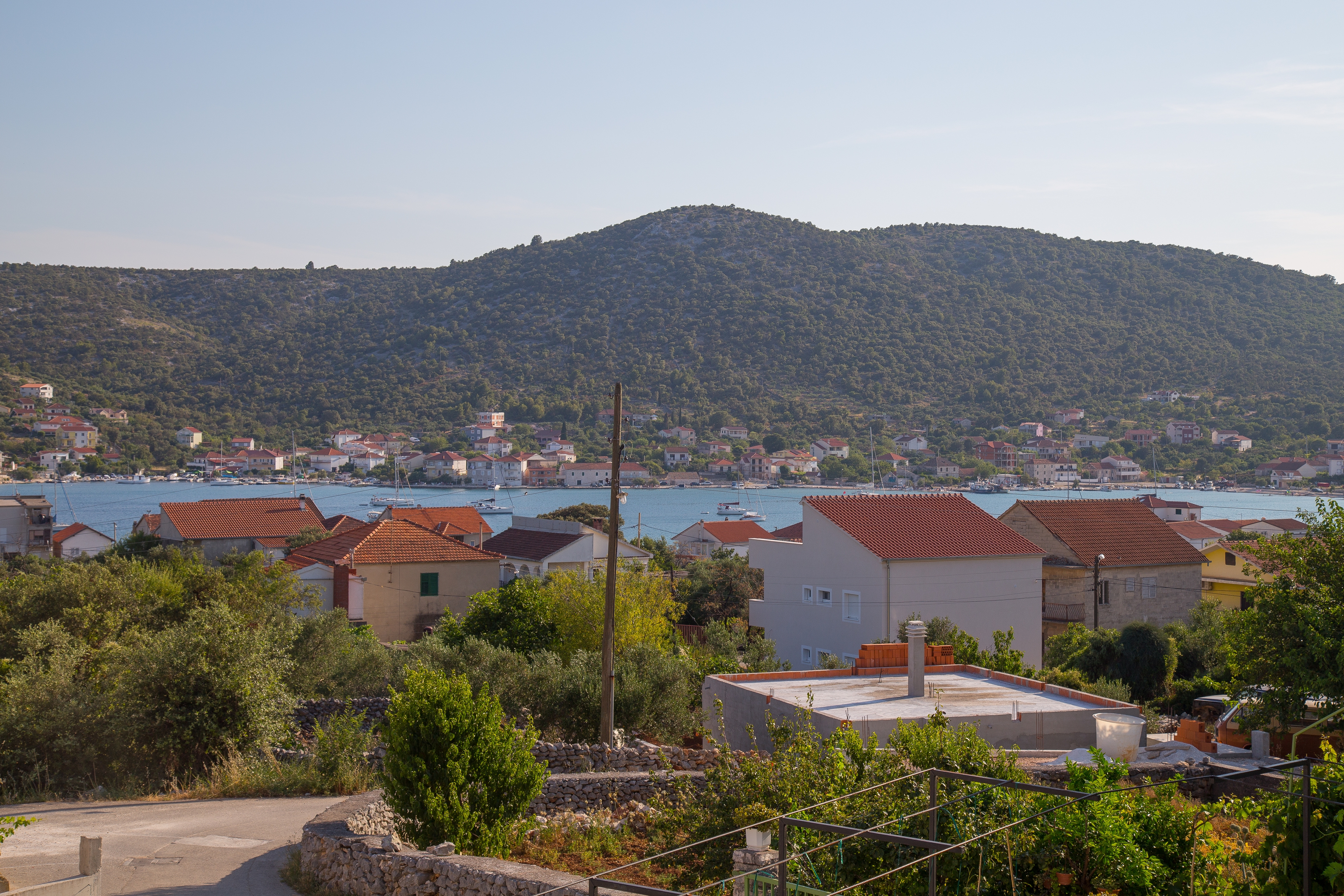 Three bedroom house with terrace and sea view Vinišće, Trogir  K