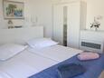Bedroom 1 Makarska, Bedroom 1 in the apartment, WiFi.