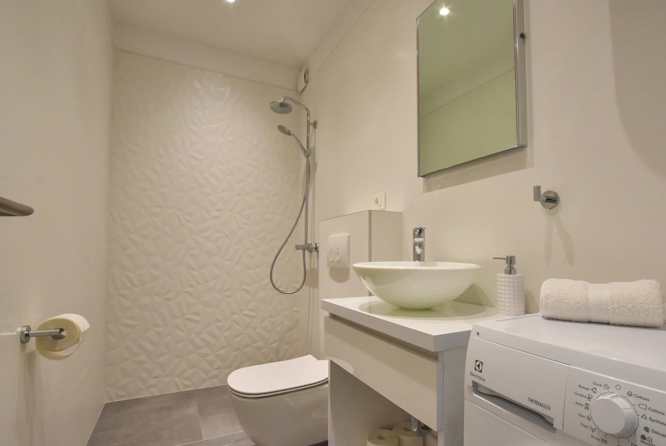 Comfortable and spacious house with terrace Dugopolje, Zagora  K