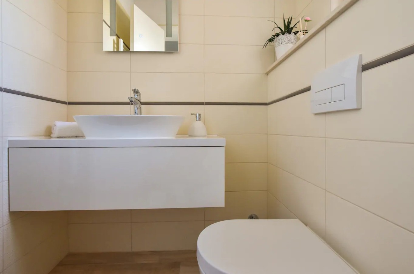 Comfortable and spacious house with terrace Dugopolje, Zagora  K