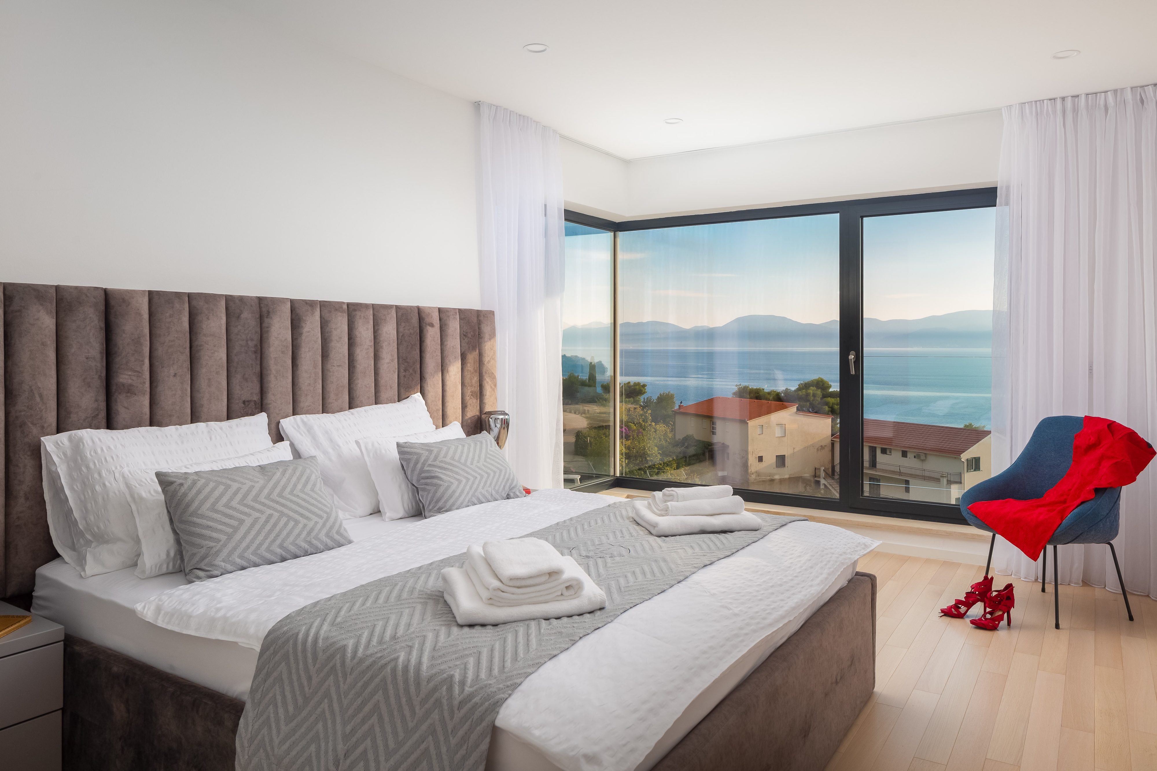 Three bedroom house with terrace and sea view Zaostrog, Makarska  K
