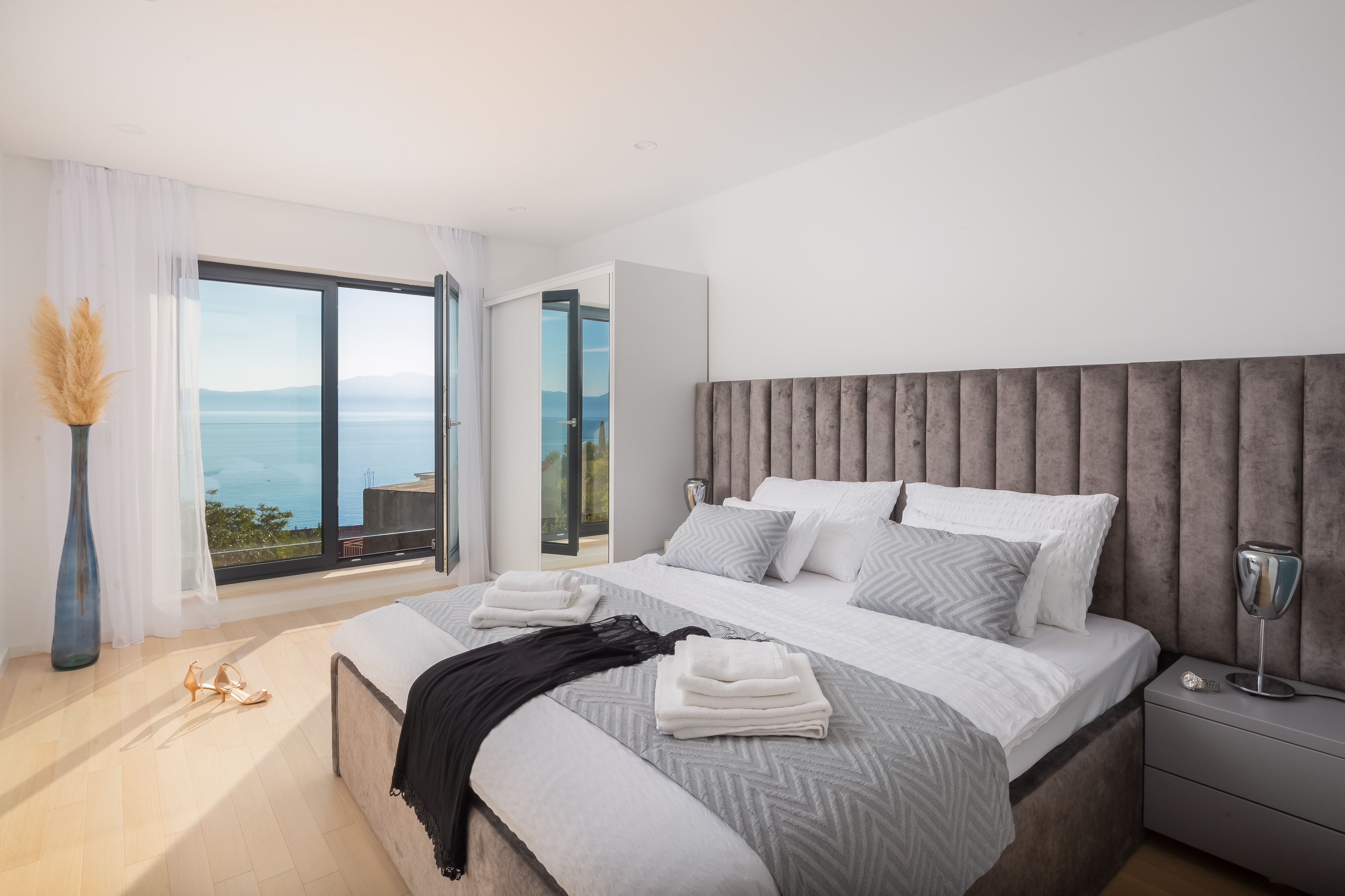 Three bedroom house with terrace and sea view Zaostrog, Makarska  K
