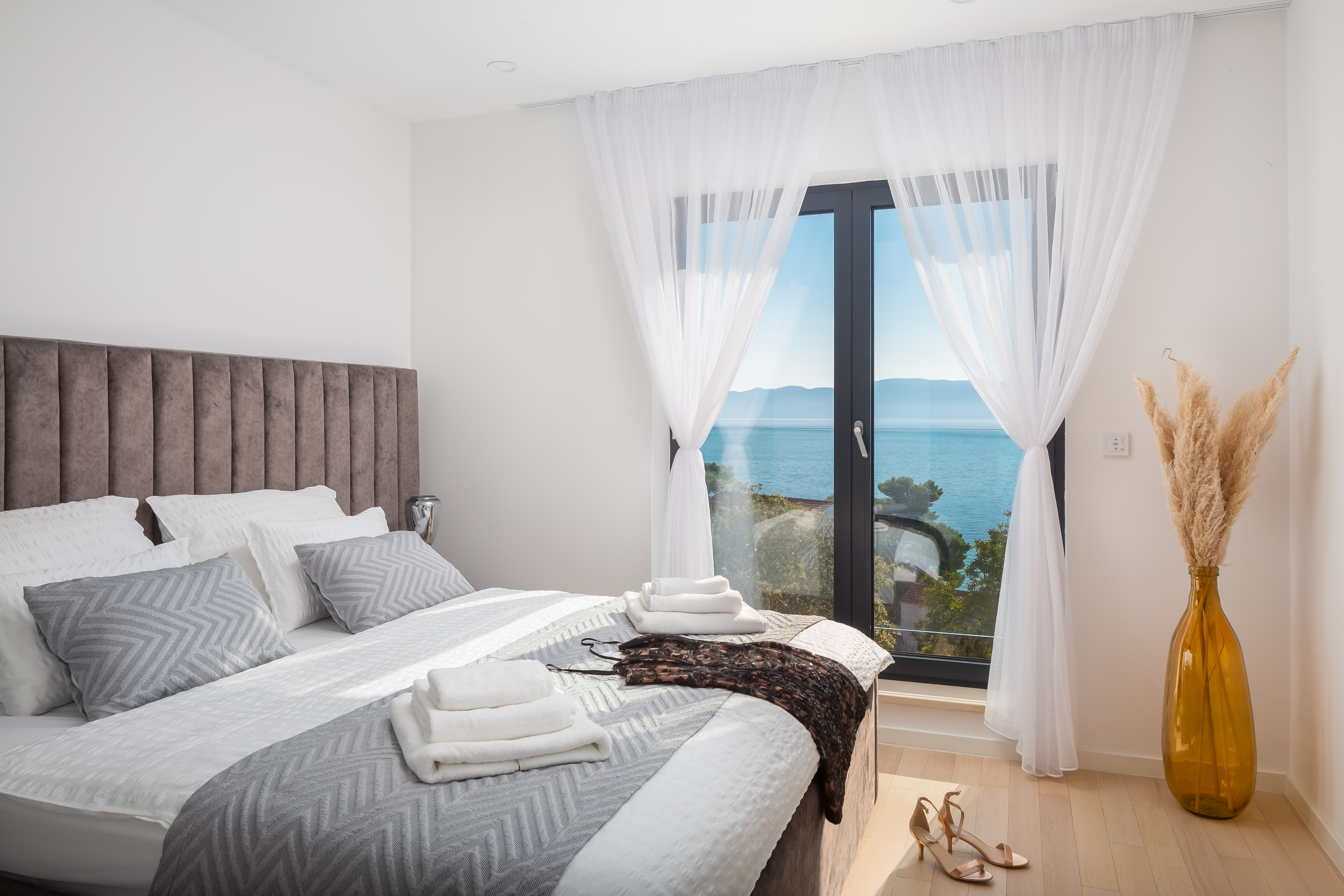 Three bedroom house with terrace and sea view Zaostrog, Makarska  K