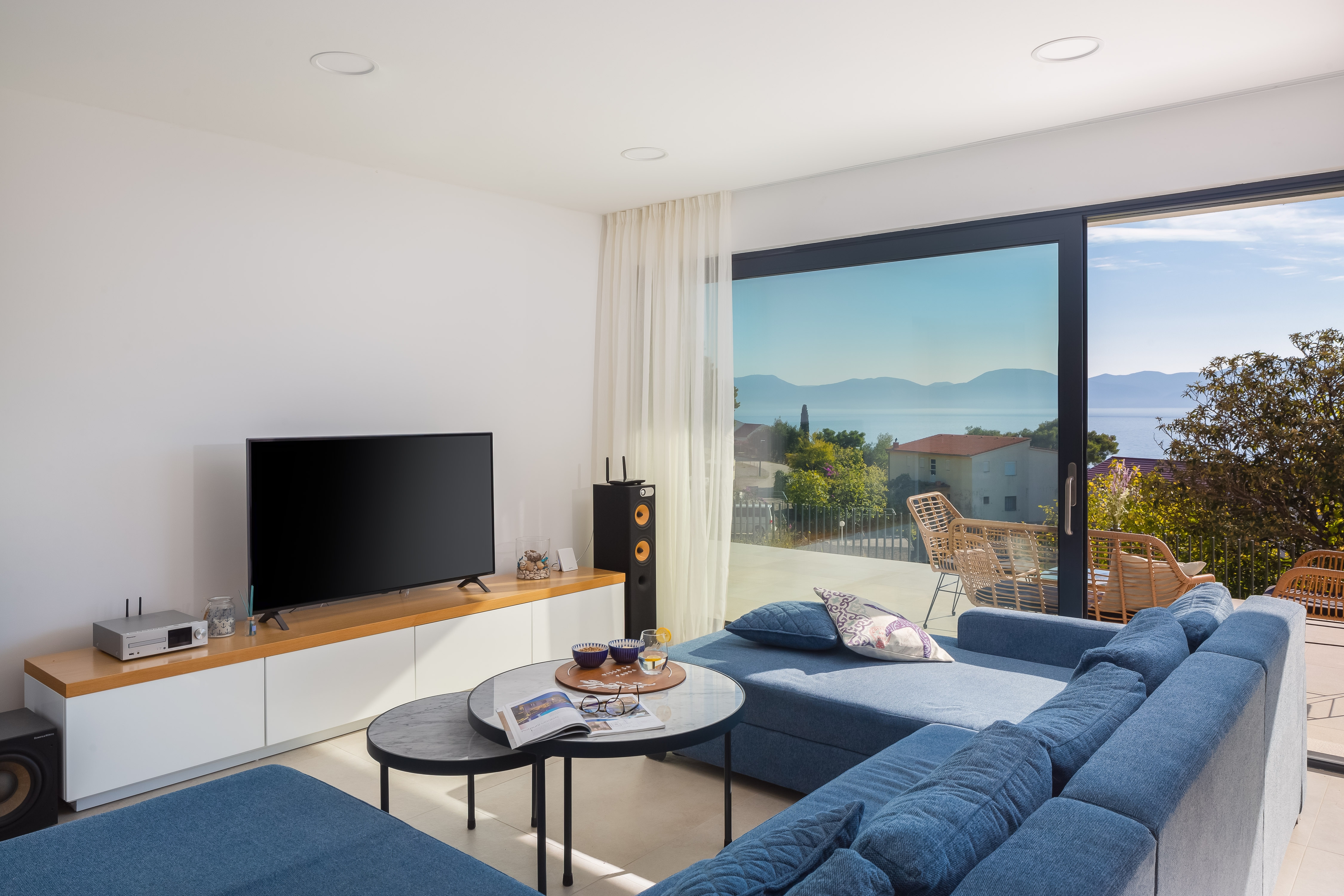 Three bedroom house with terrace and sea view Zaostrog, Makarska (K-19037)