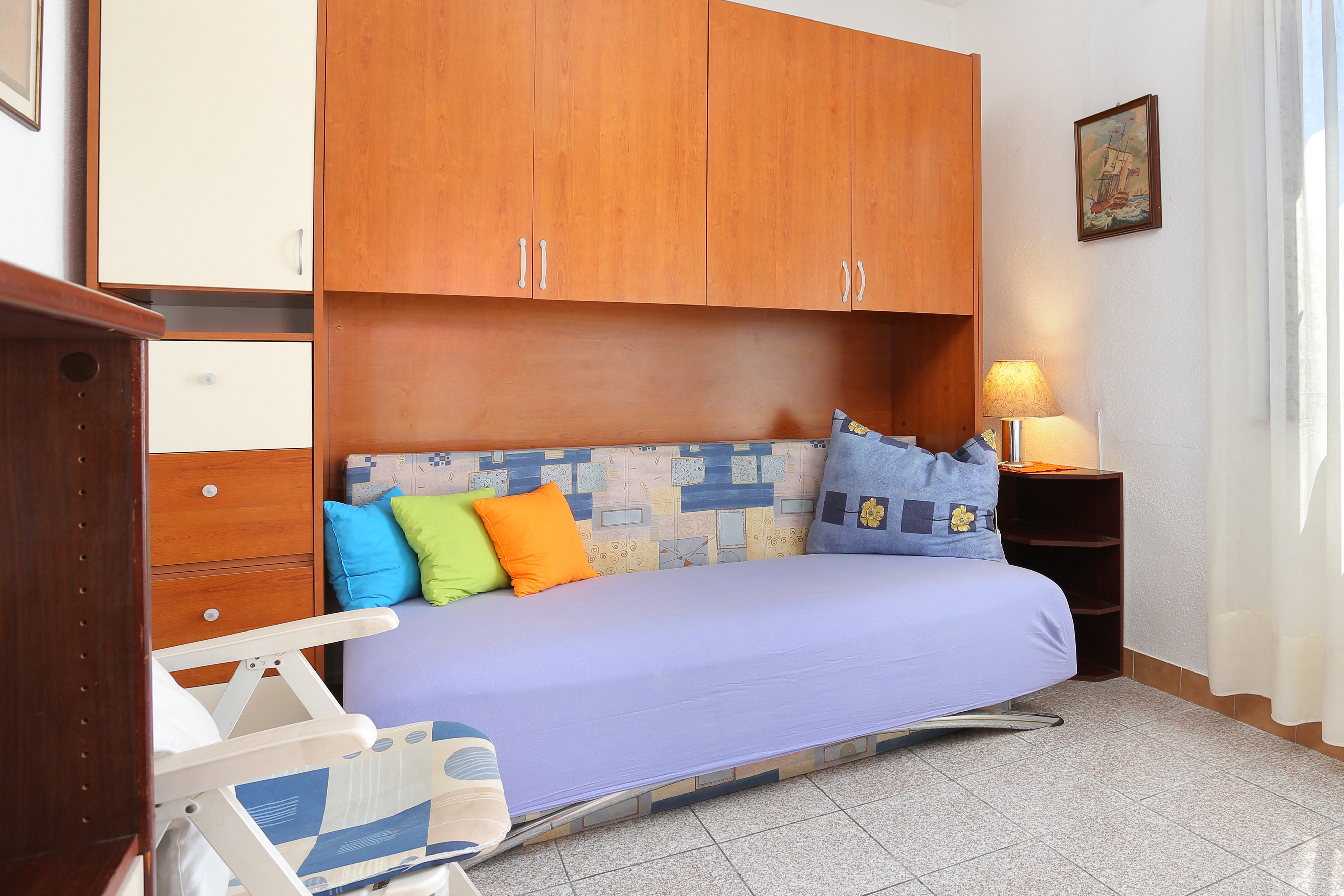 One bedroom apartment with terrace Makarska (A-19038-a)