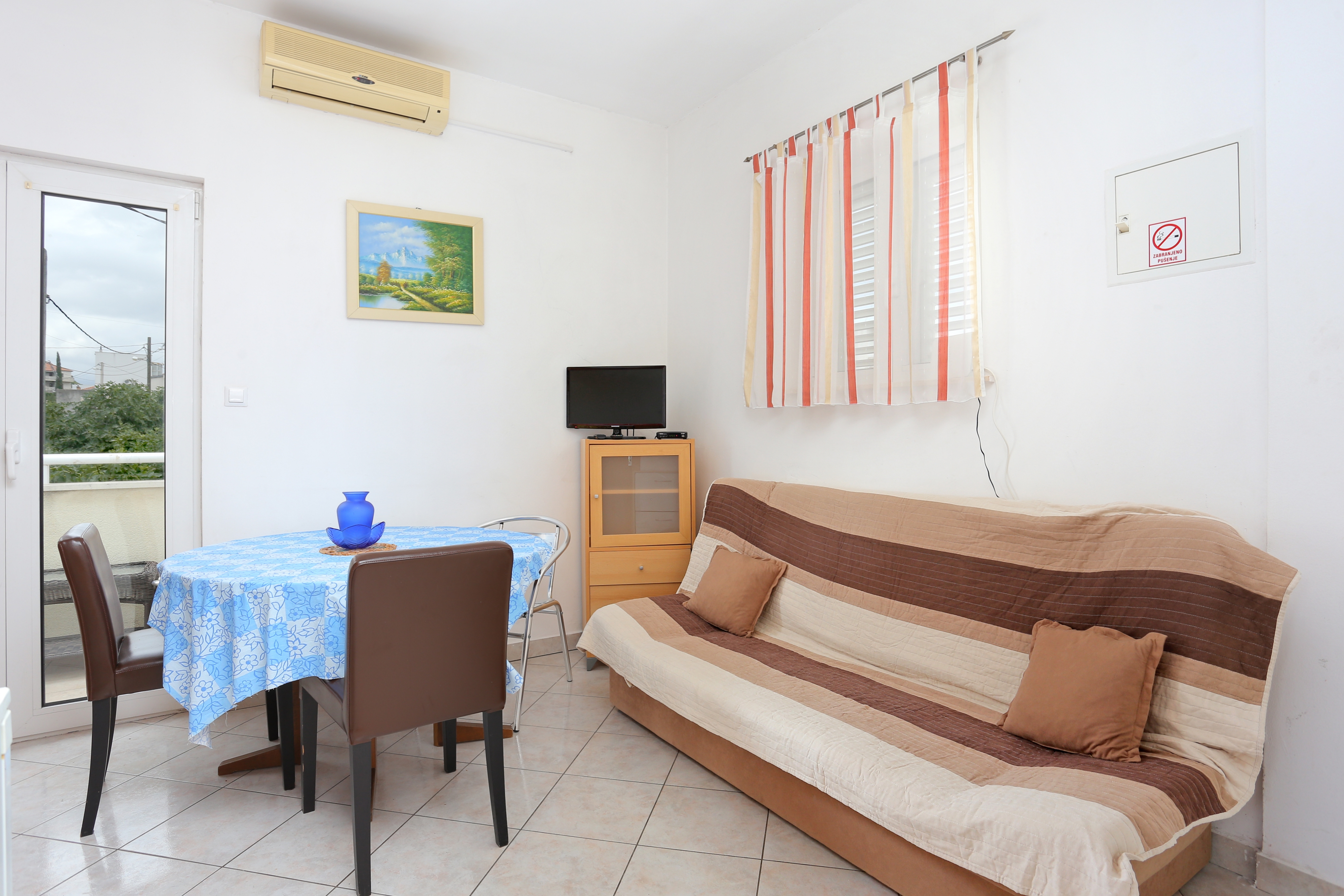 One bedroom apartment with balcony Split (A-19039-a) One bedroom apartment with balcony Split (A-19039-a)