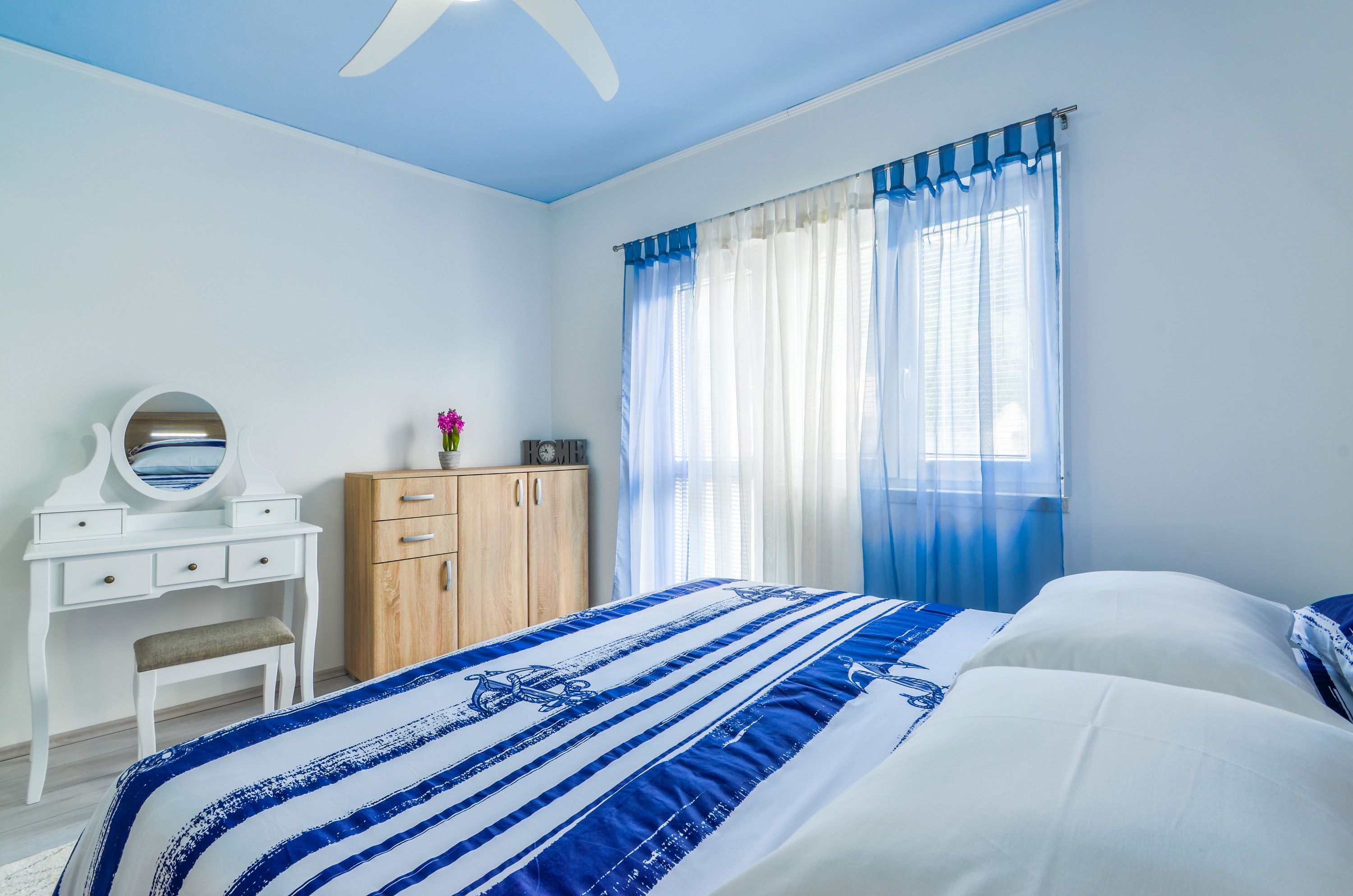 One bedroom house with terrace and sea view Zavalatica, Korčula  K
