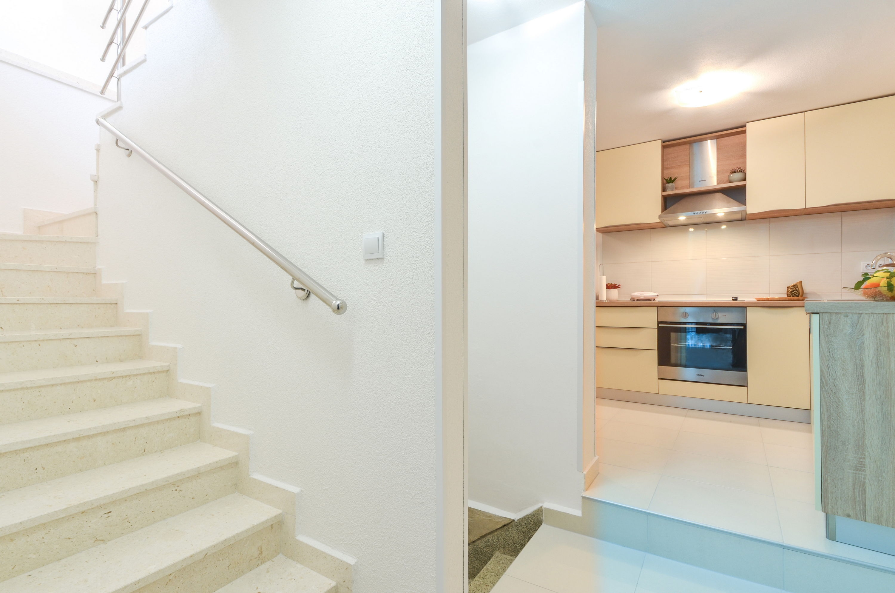 One bedroom house with terrace and sea view Zavalatica, Korčula  K