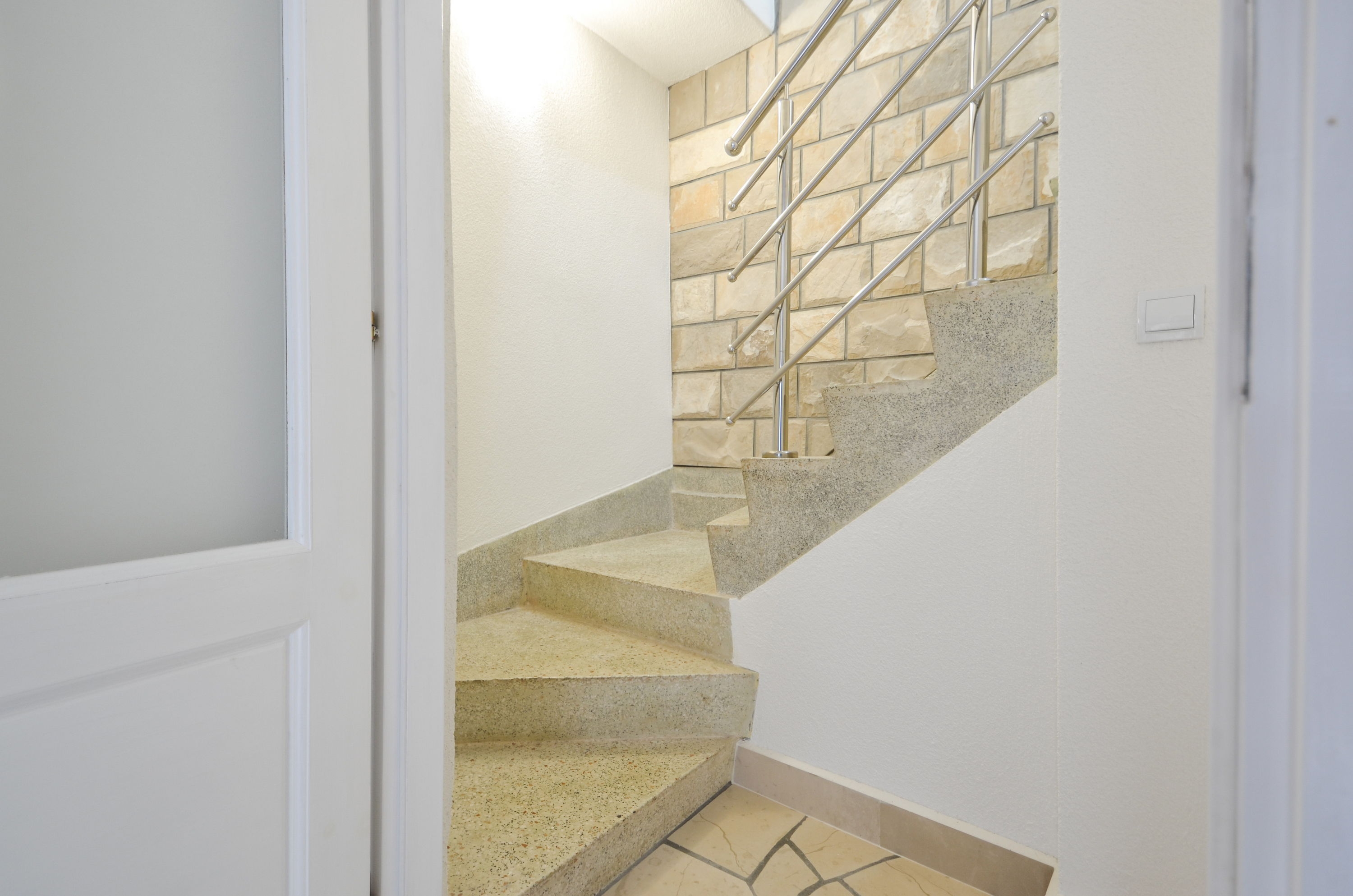 One bedroom house with terrace and sea view Zavalatica, Korčula  K
