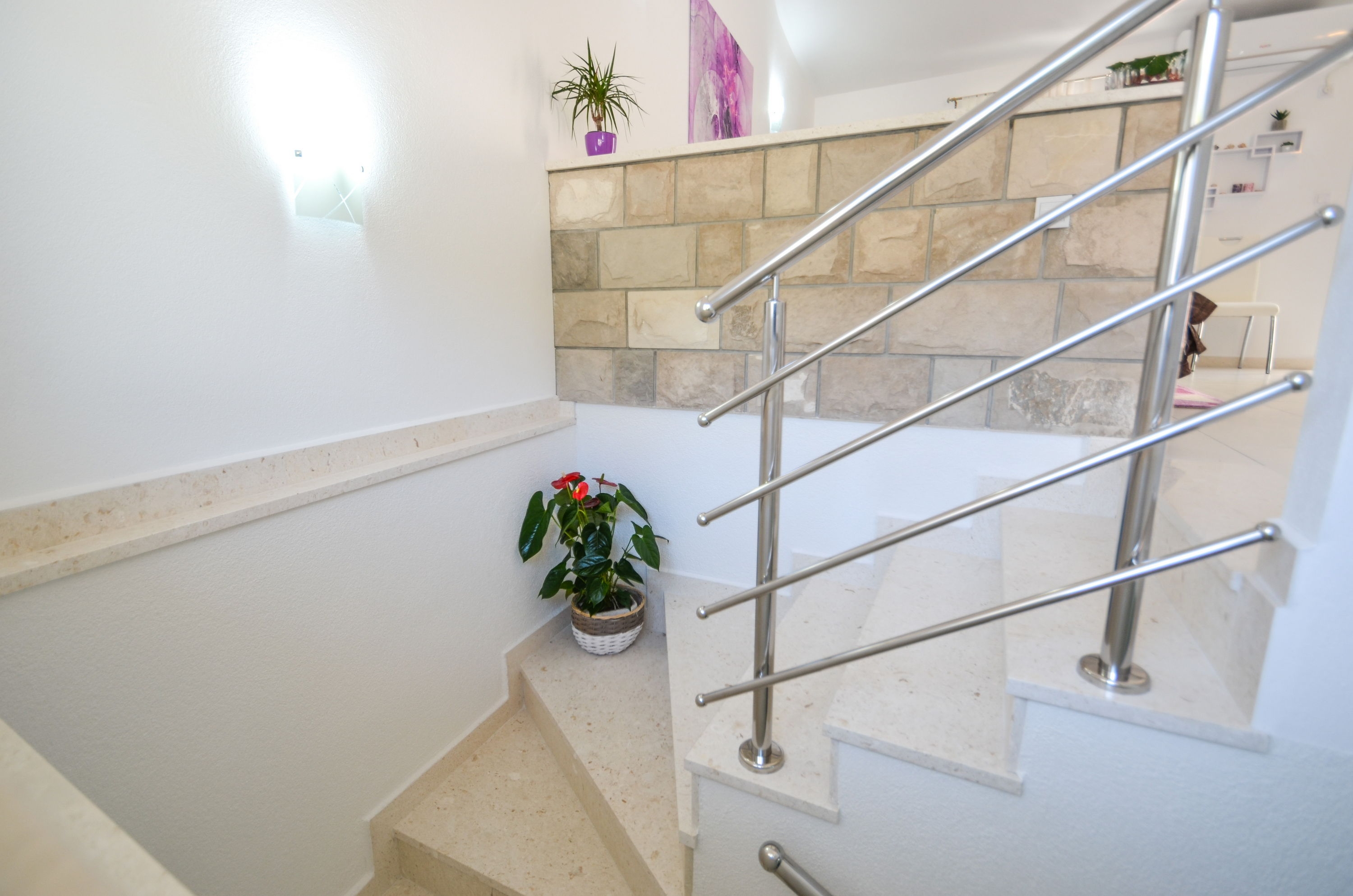 One bedroom house with terrace and sea view Zavalatica, Korčula  K