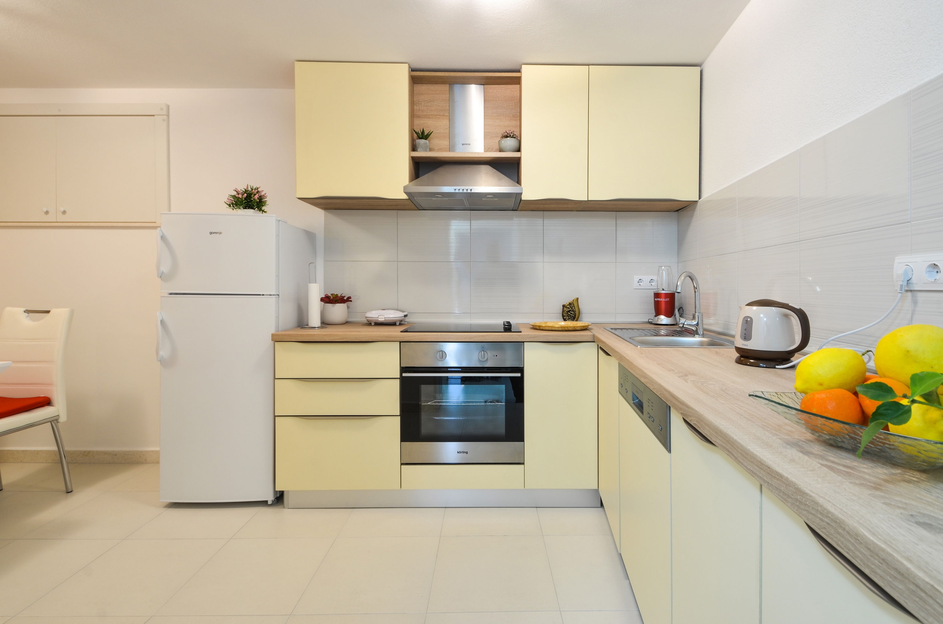 One bedroom house with terrace and sea view Zavalatica, Korčula  K