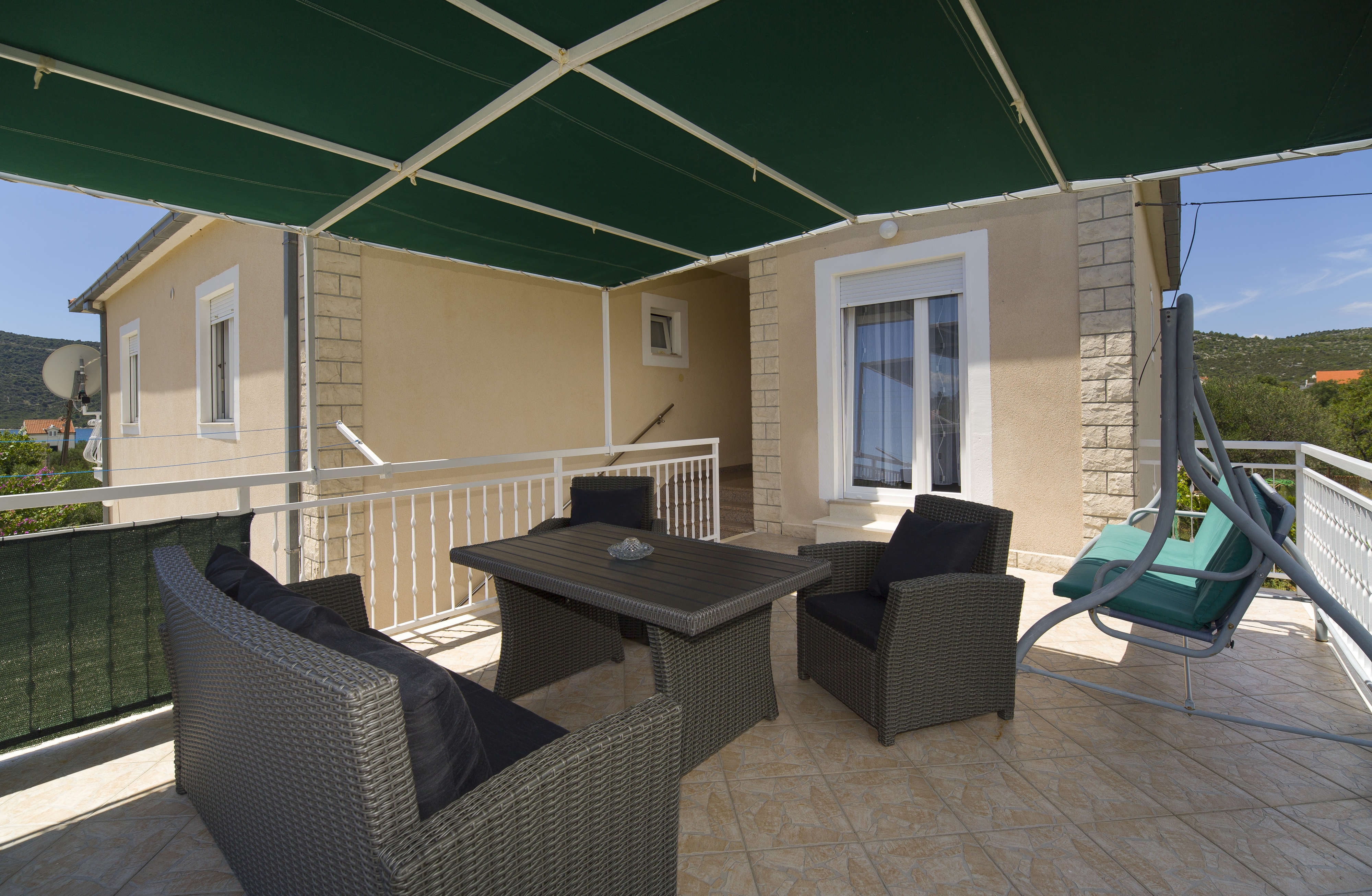 One bedroom apartment with terrace and sea view Poljica (Trogir) (A-19054-a) One bedroom apartment with terrace and sea view Poljica (Trogir) (A-19054-a)