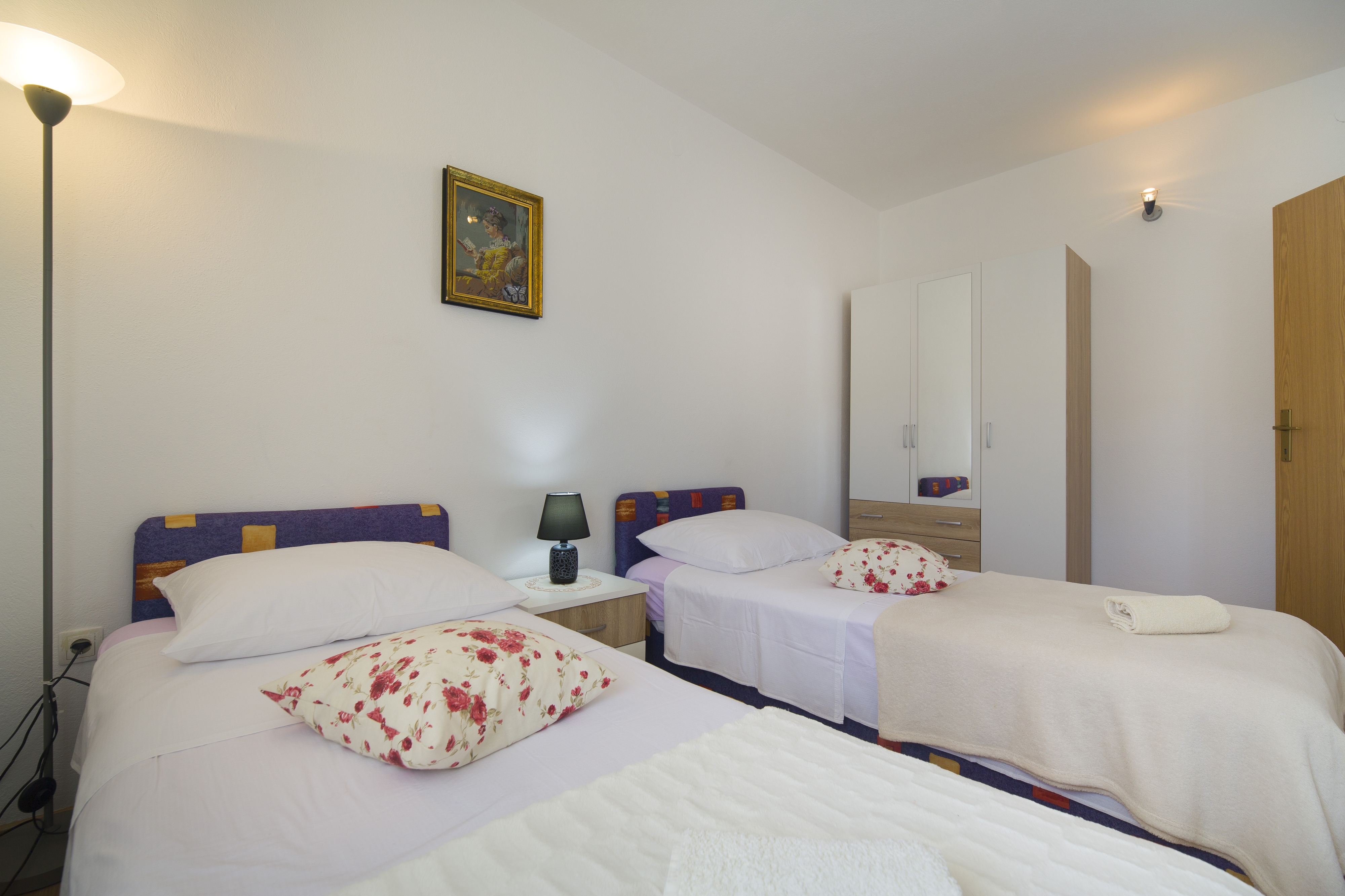 Two bedroom apartment with balcony and sea view Poljica, Trogir  A-b