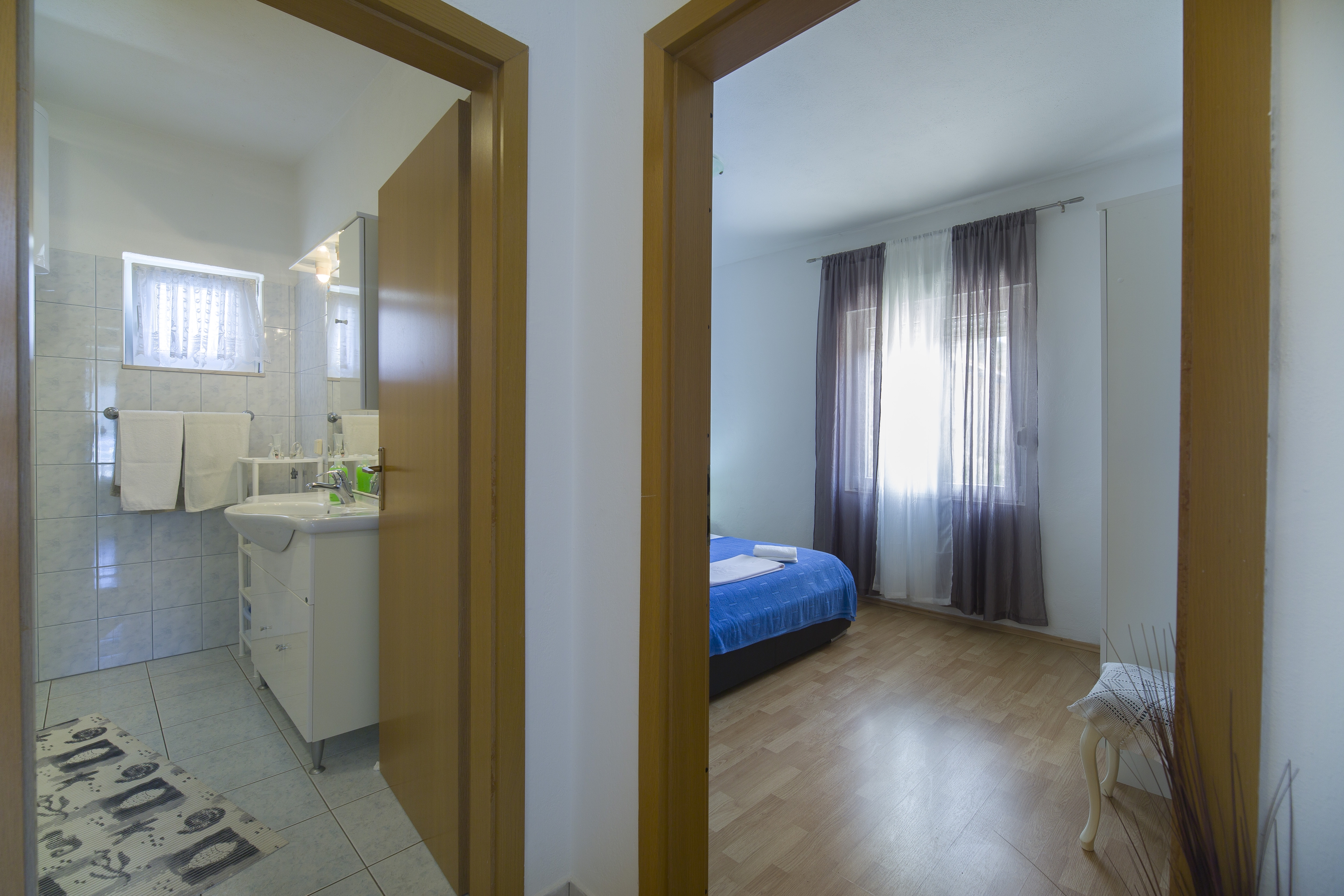 Two bedroom apartment with balcony and sea view Poljica, Trogir  A-b