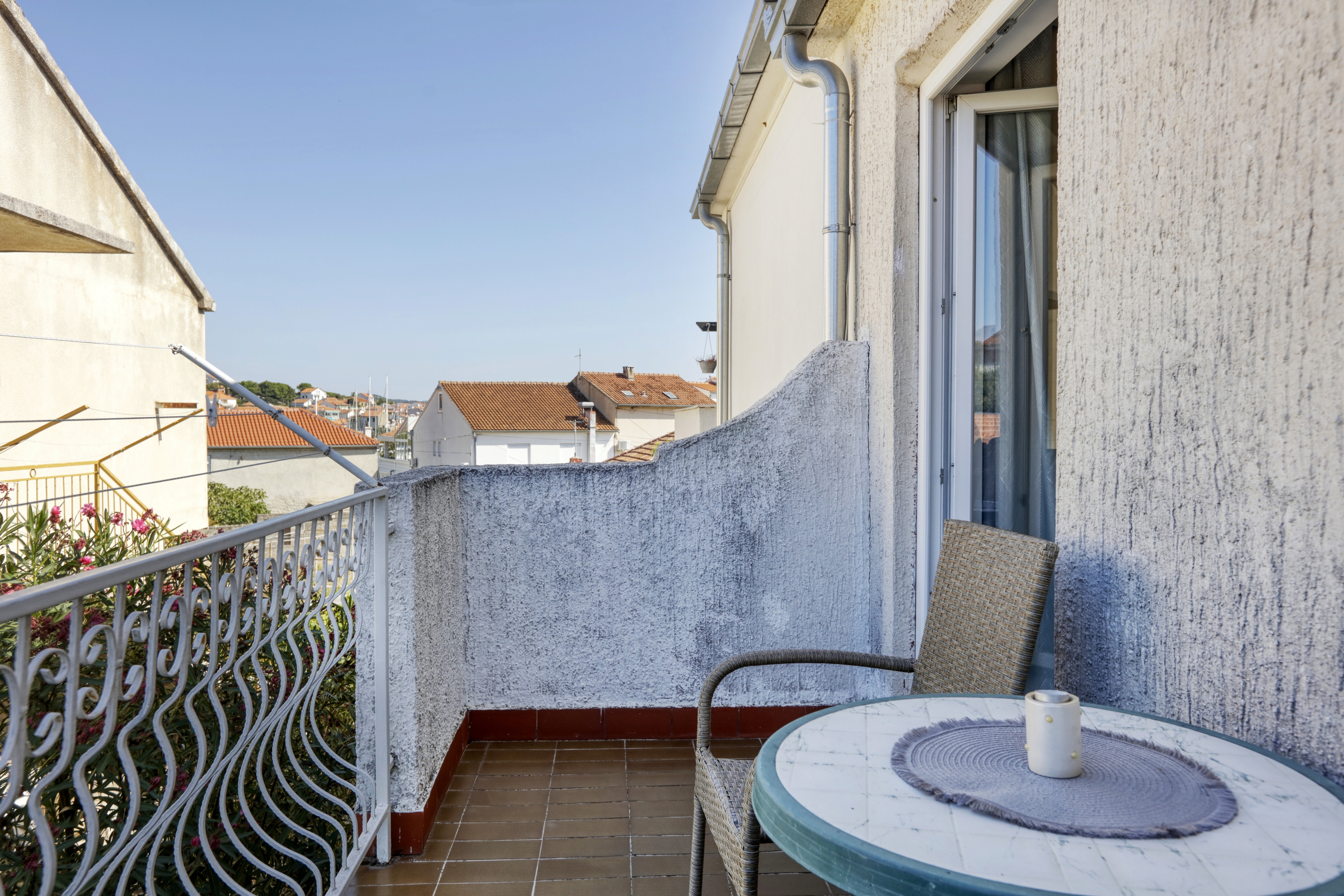 One bedroom apartment with terrace Jezera, Murter  A-a