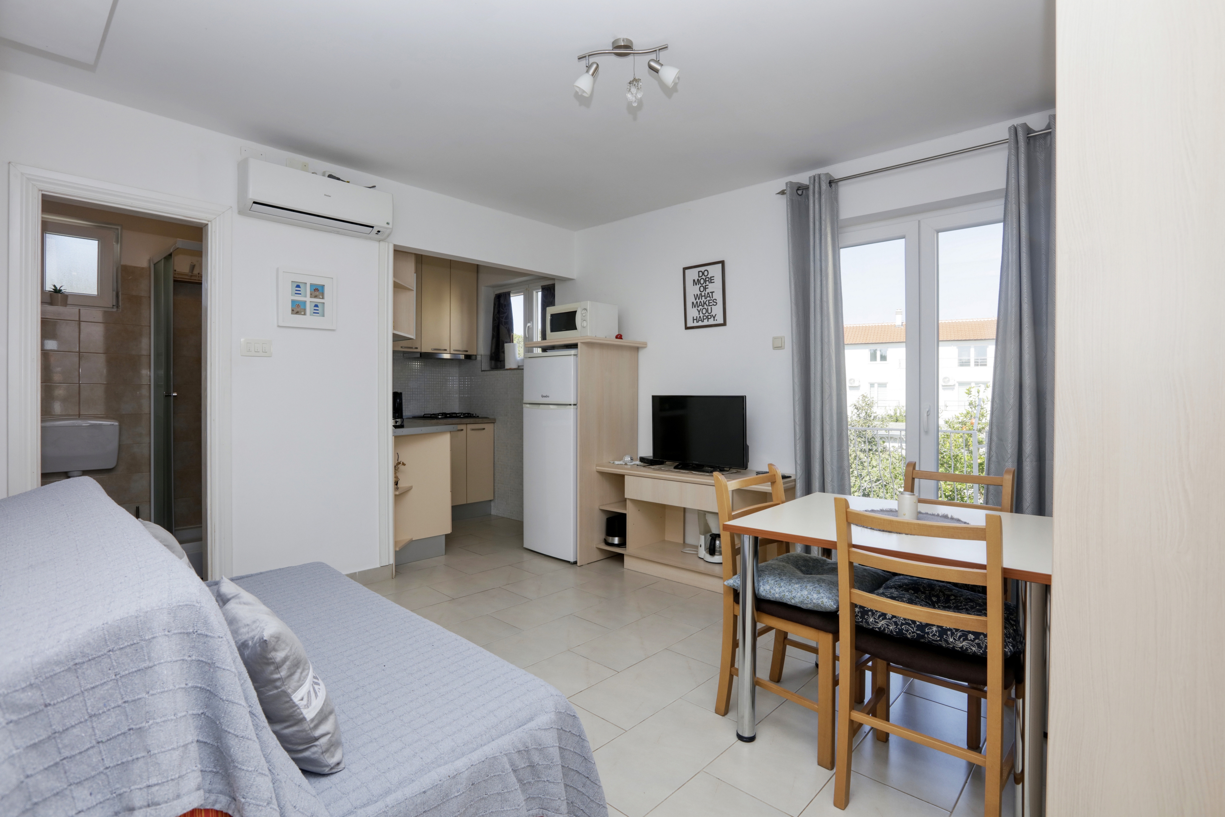 One bedroom apartment with terrace Jezera, Murter (A-19056-a)