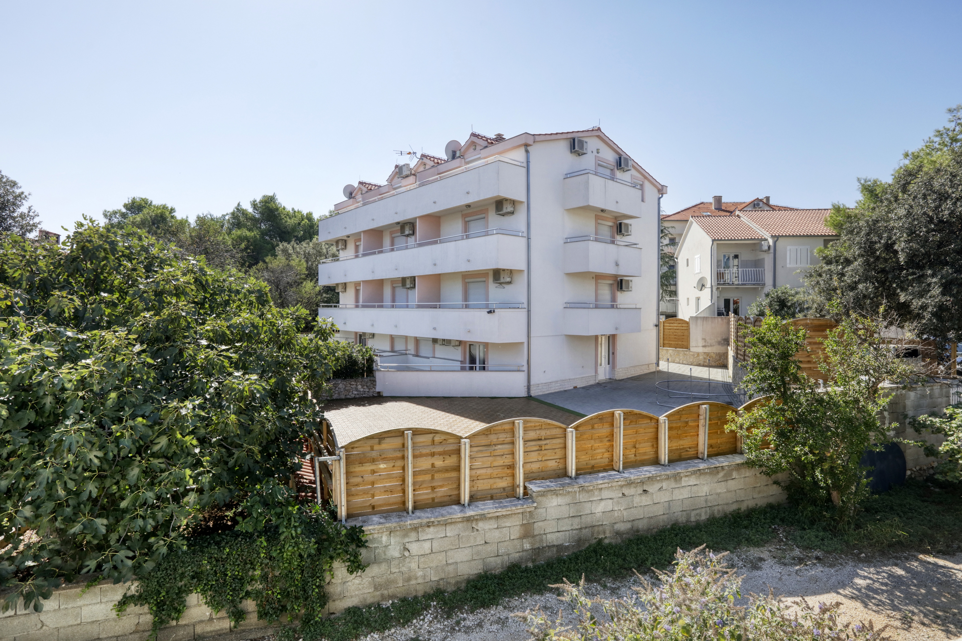 One bedroom apartment with terrace Jezera, Murter  A-b