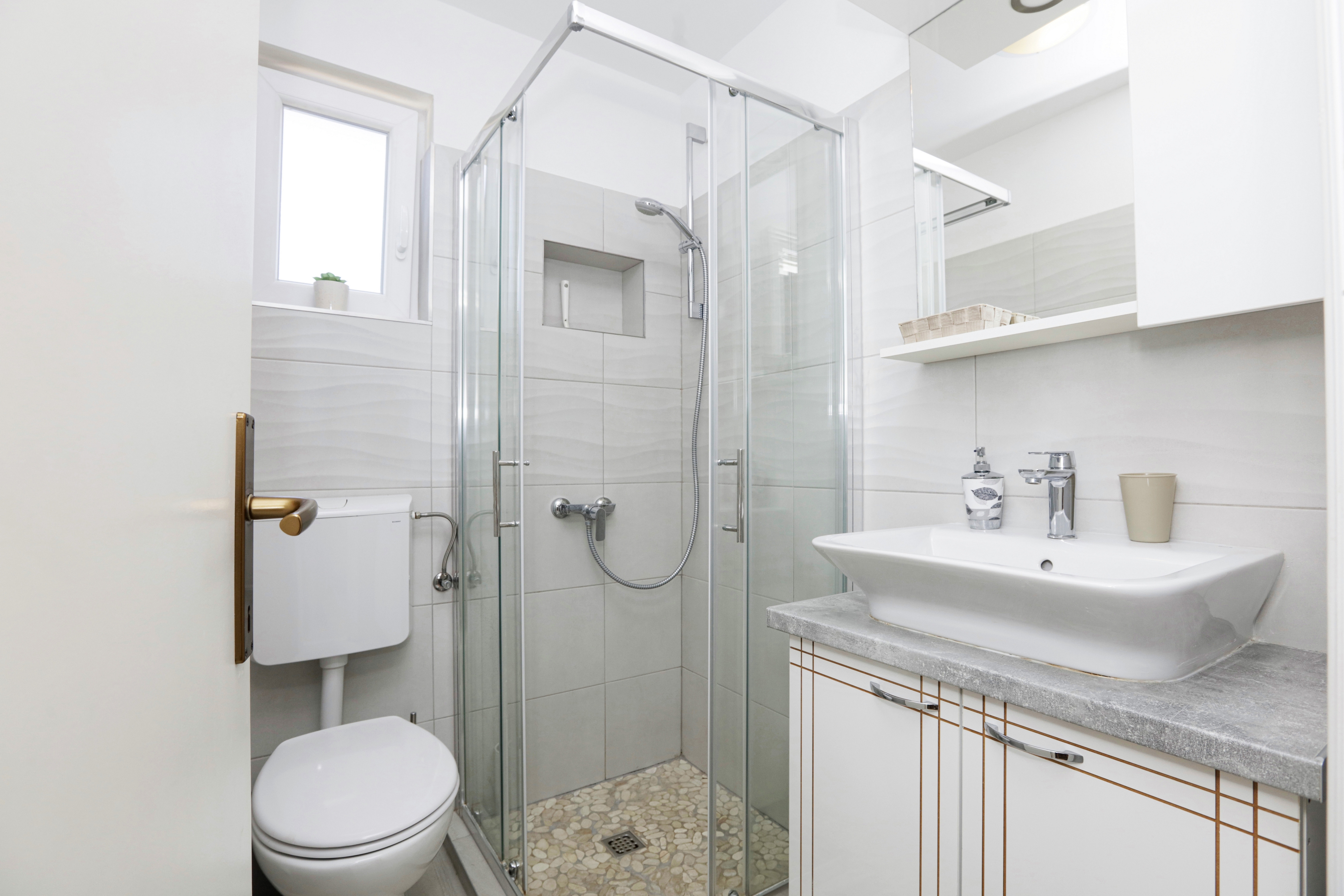 One bedroom apartment with terrace Jezera, Murter  A-b