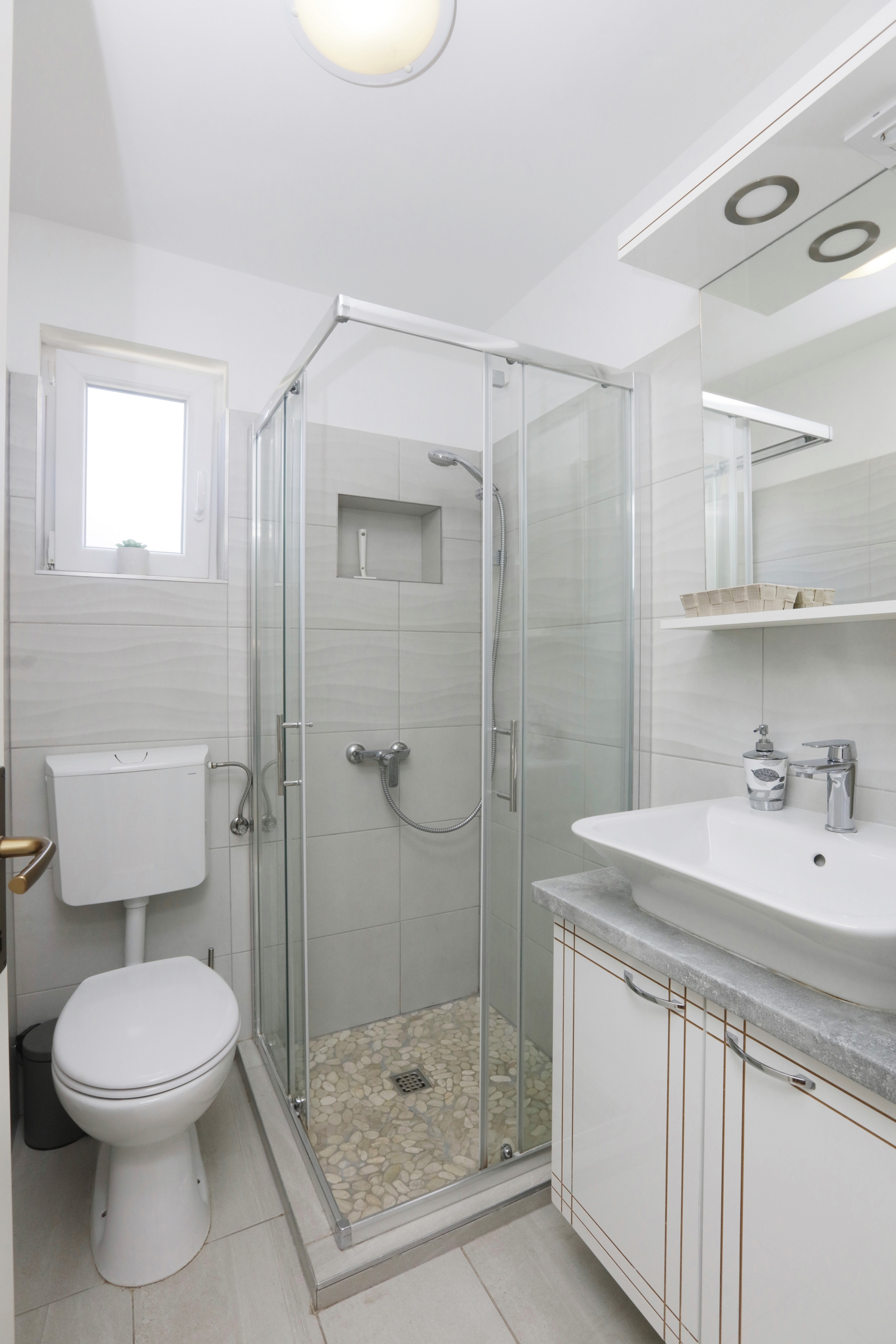One bedroom apartment with terrace Jezera, Murter  A-b