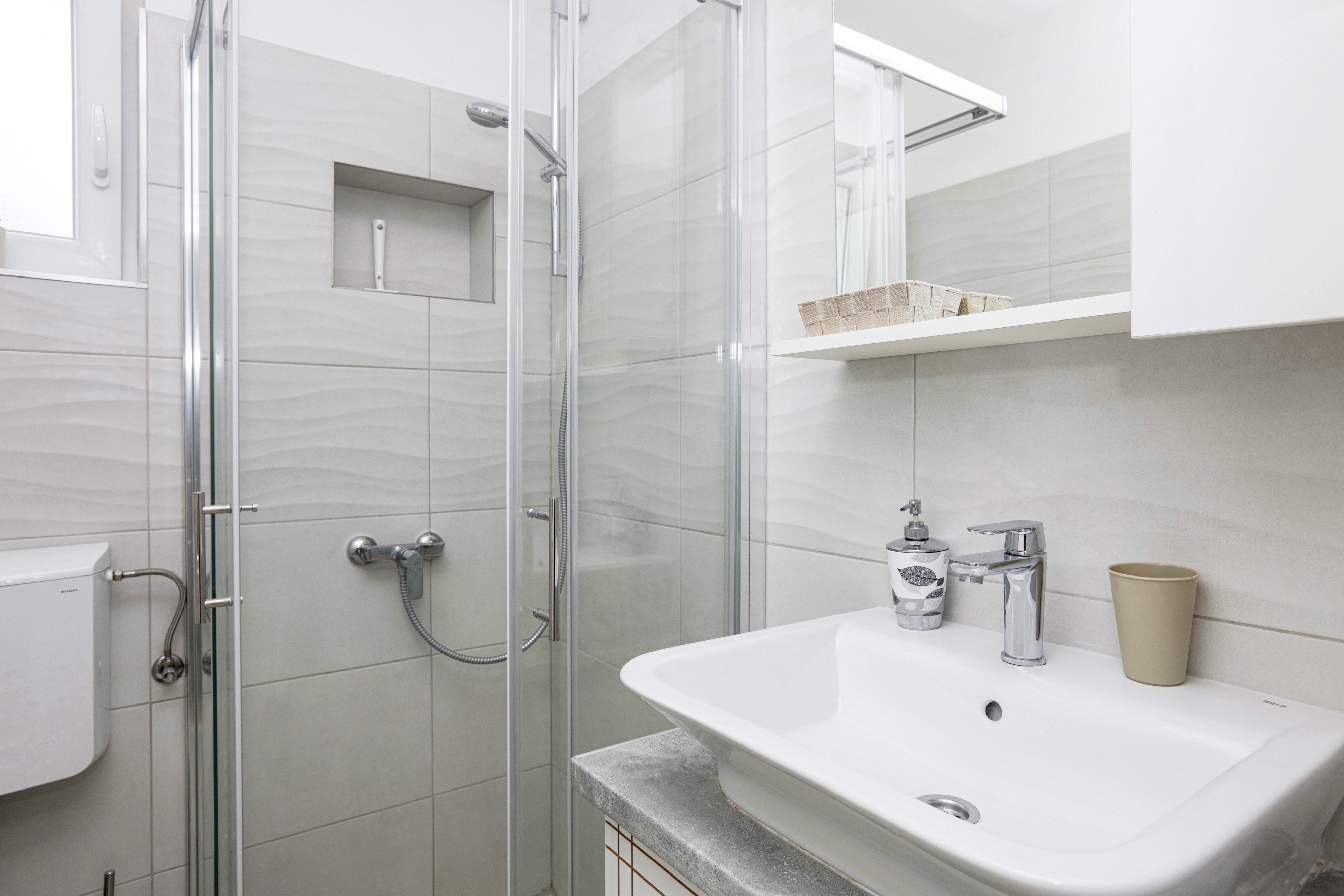 One bedroom apartment with terrace Jezera, Murter  A-b