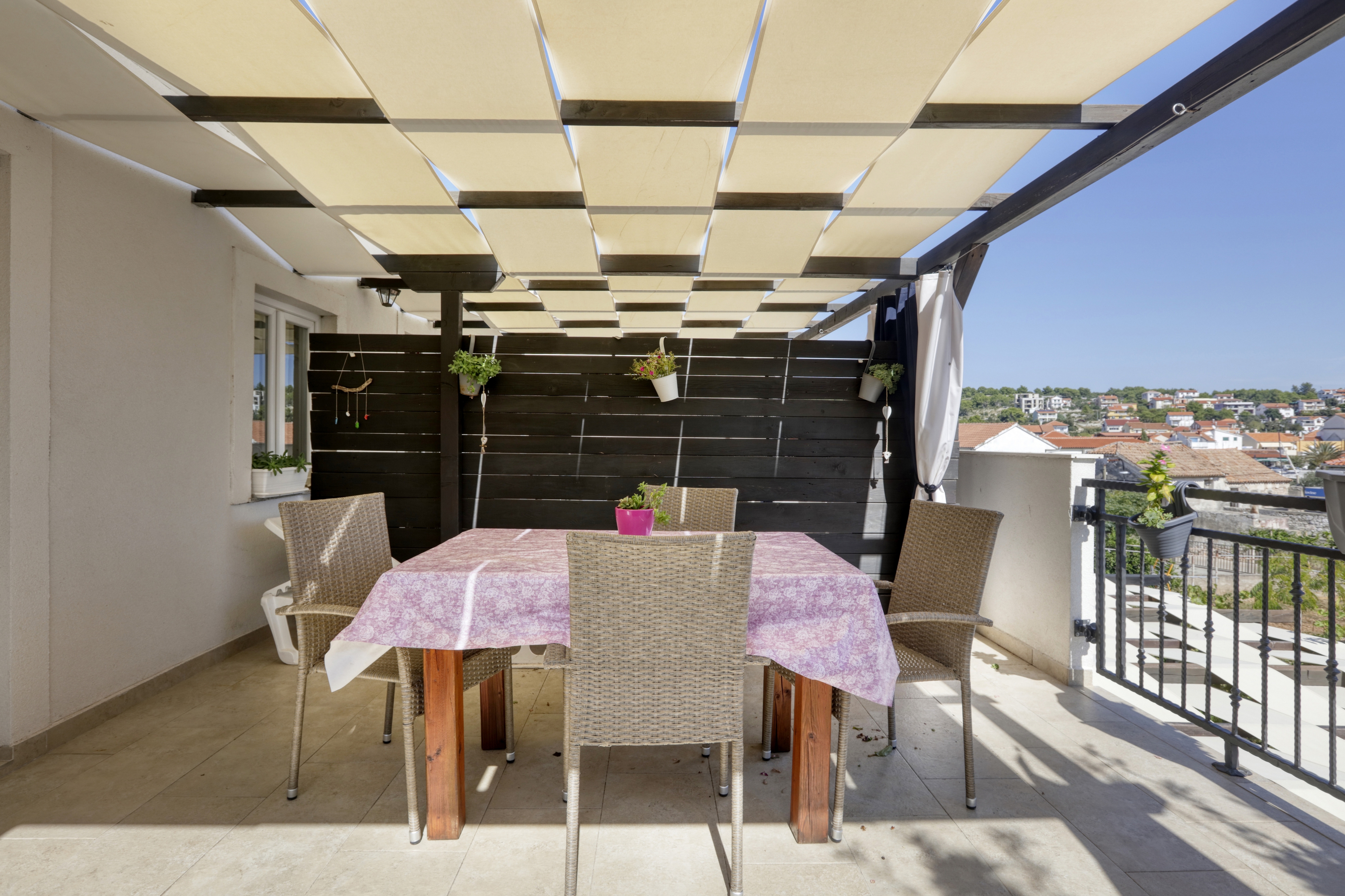 One bedroom apartment with terrace Jezera, Murter  A-b