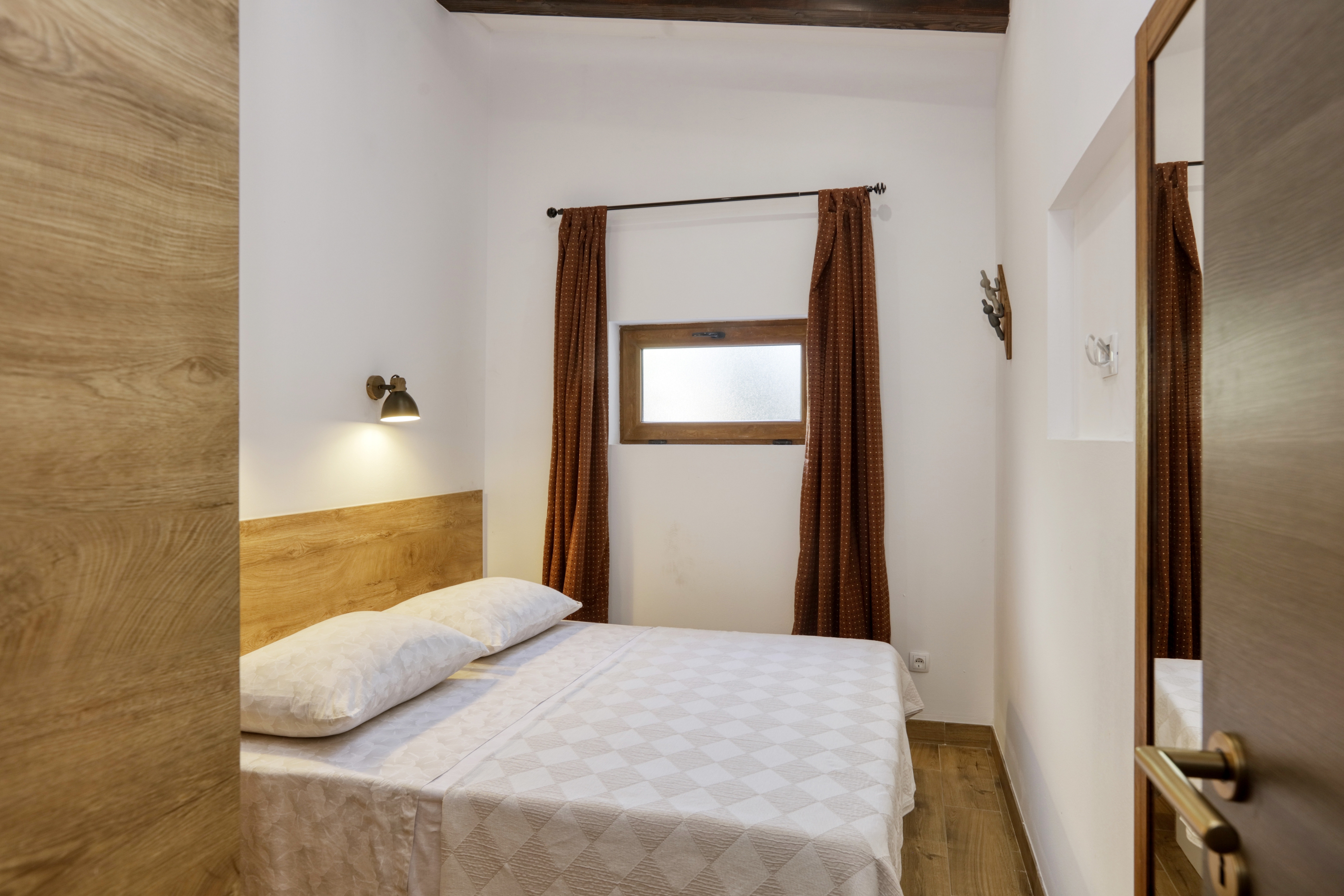 One bedroom apartment with terrace Jezera, Murter  A-d