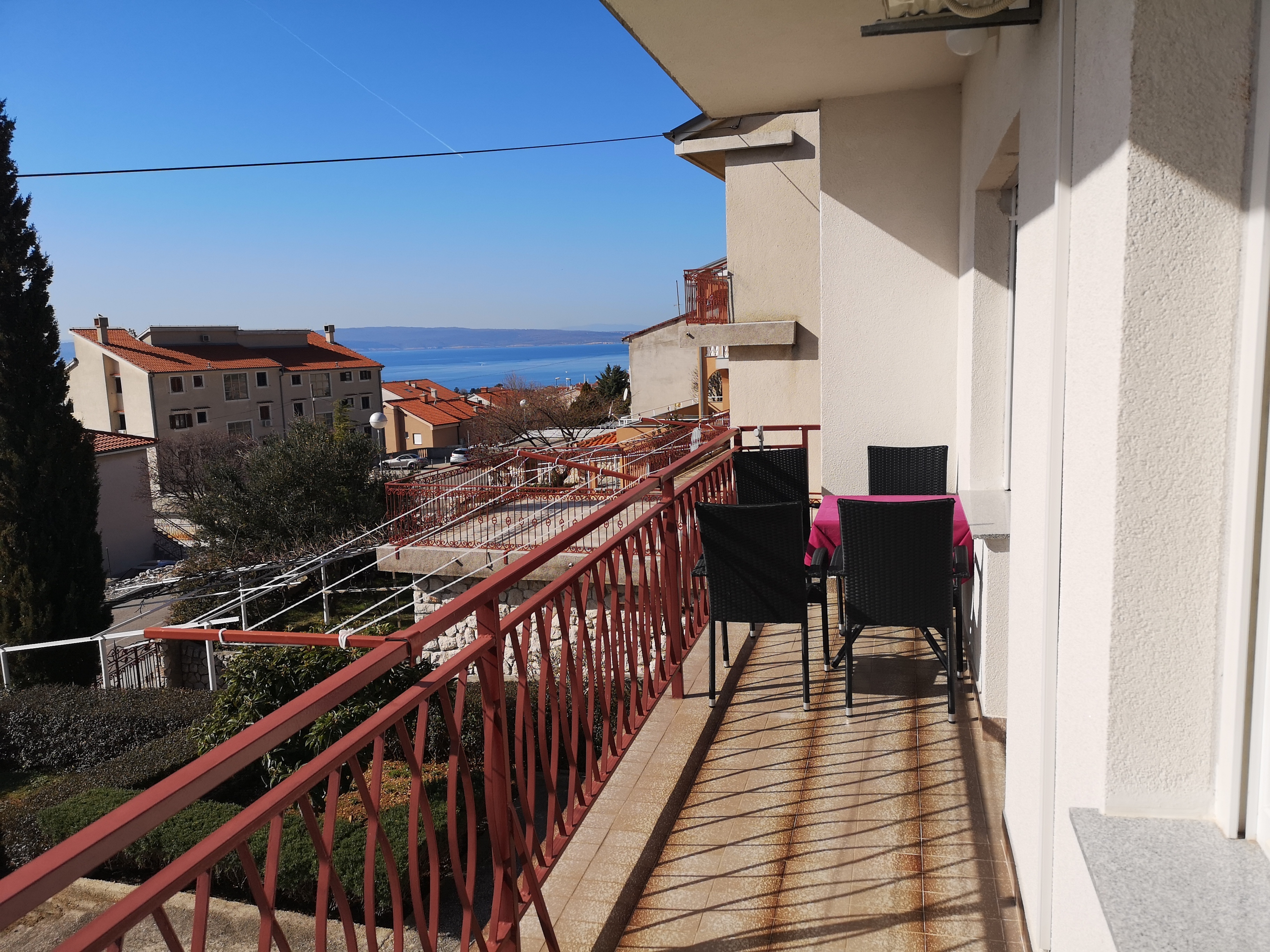 Three bedroom apartment with balcony and sea view Novi Vinodolski  A-a
