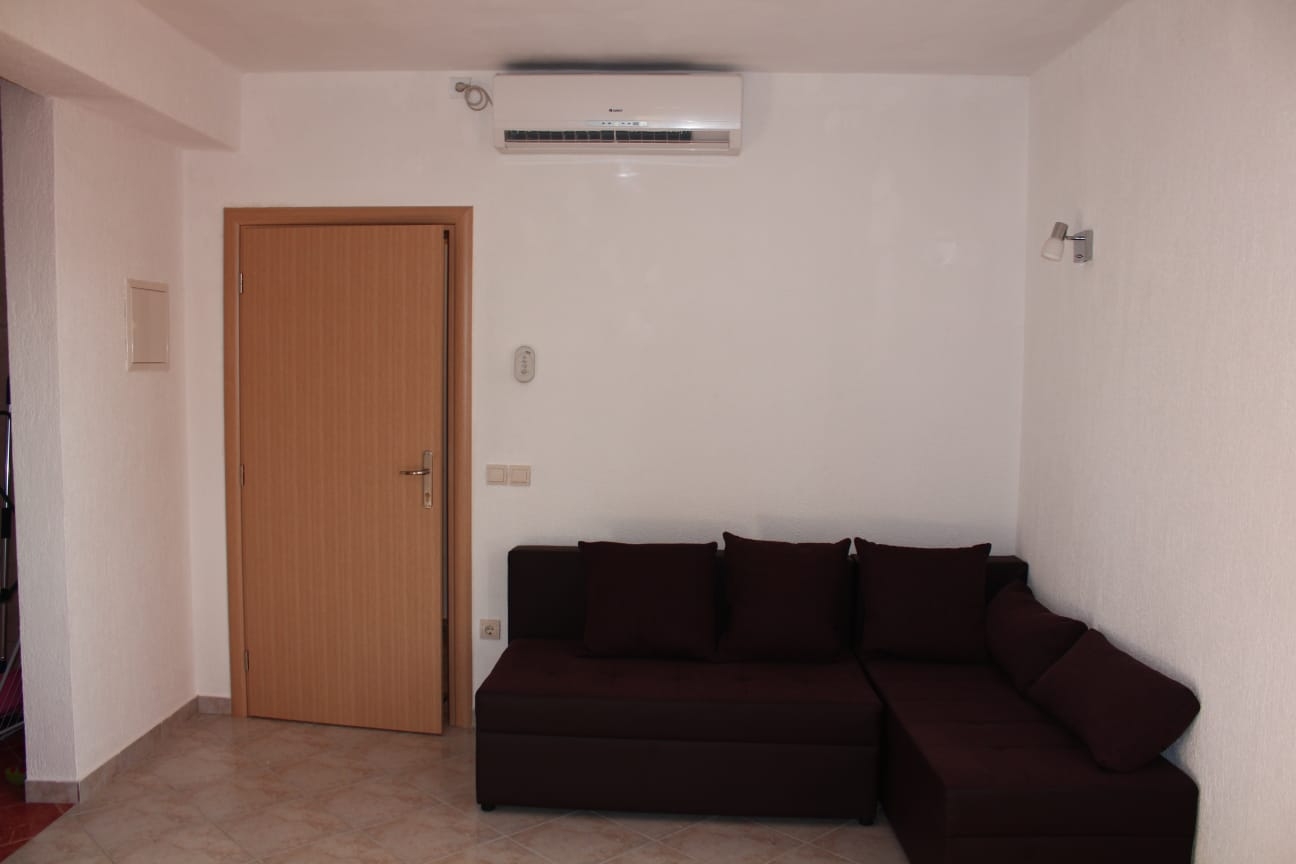 Two bedroom apartment with terrace Rogoznica (A-19064-b)