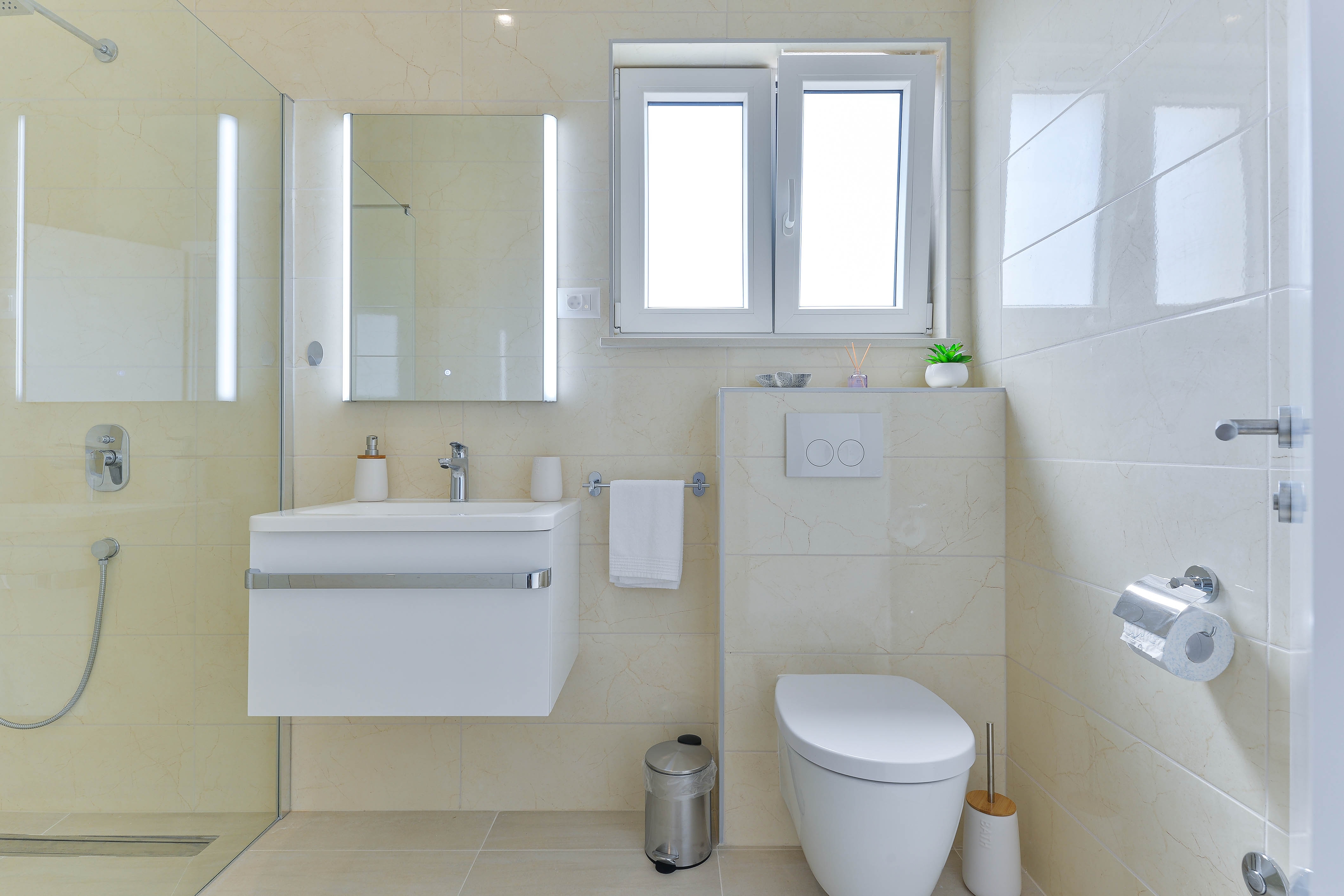 Four bedroom house with terrace Vrsi - Mulo, Zadar  K