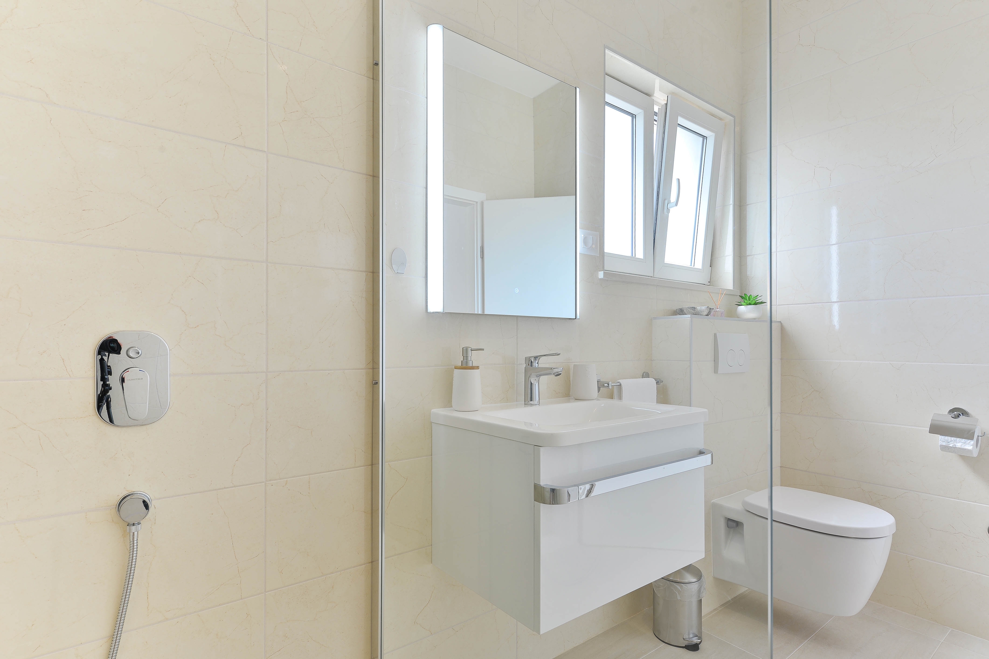 Four bedroom house with terrace Vrsi - Mulo, Zadar  K
