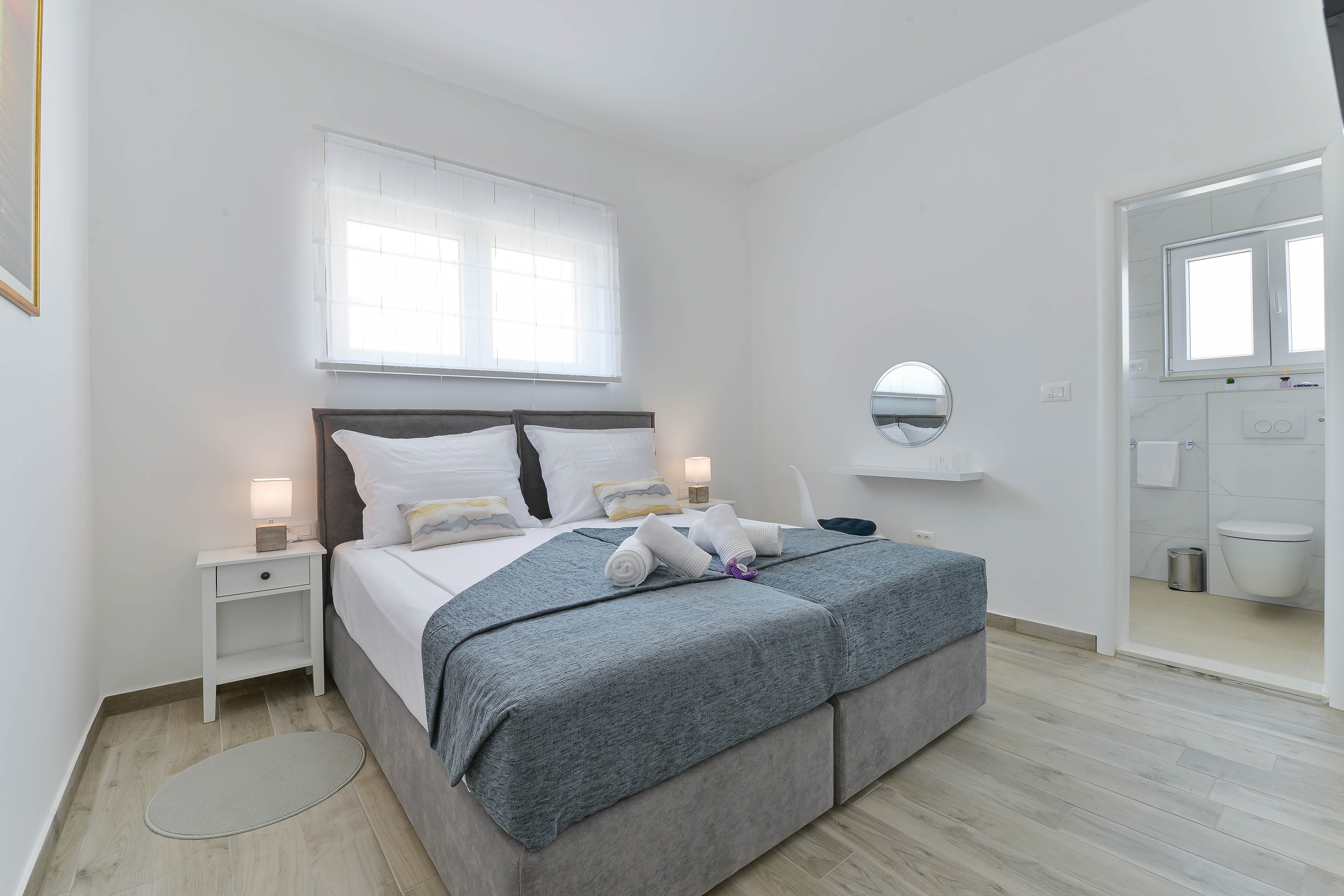 Four bedroom house with terrace Vrsi - Mulo, Zadar  K