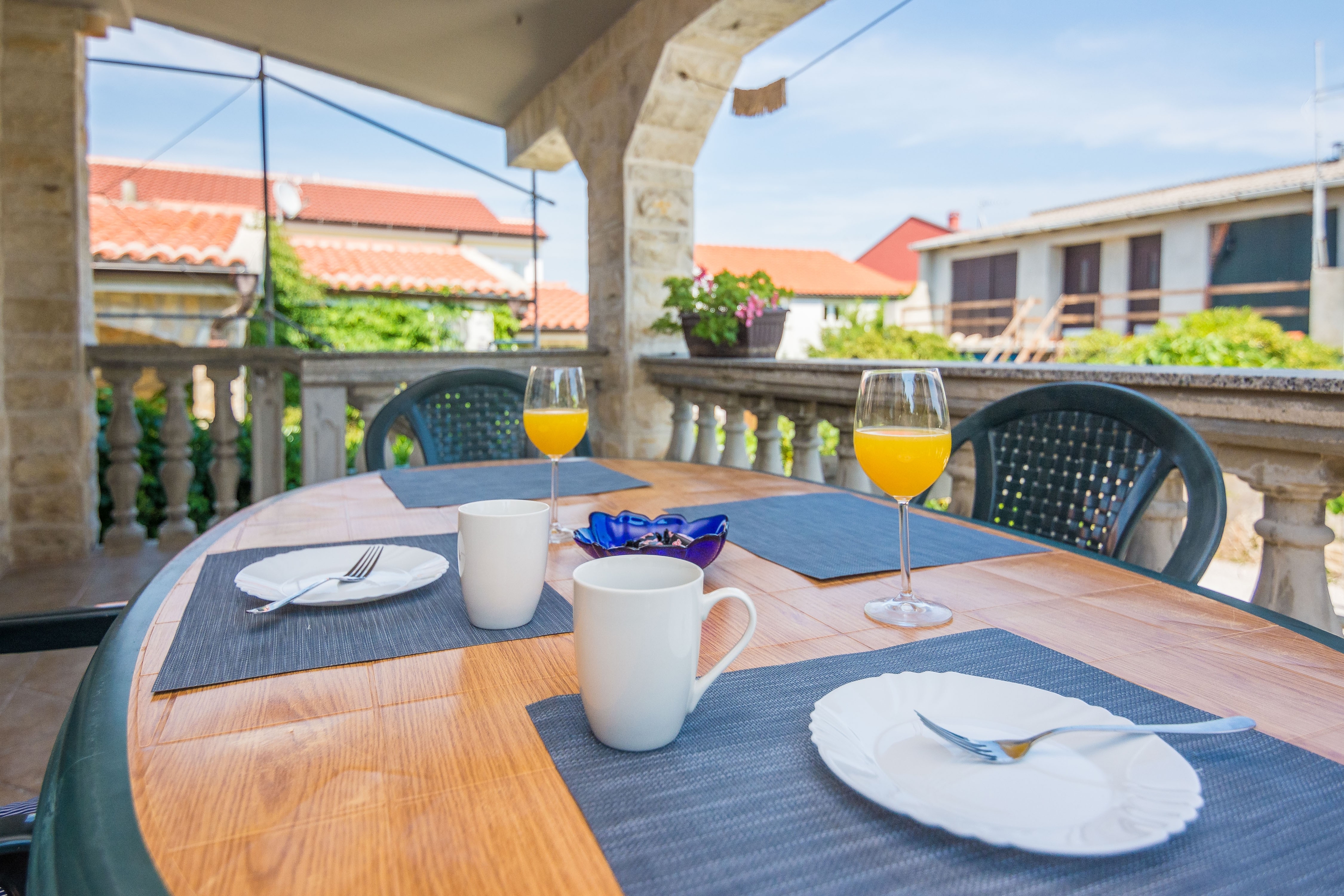Two bedroom apartment near beach Vir - Kozjak, Vir  A-a