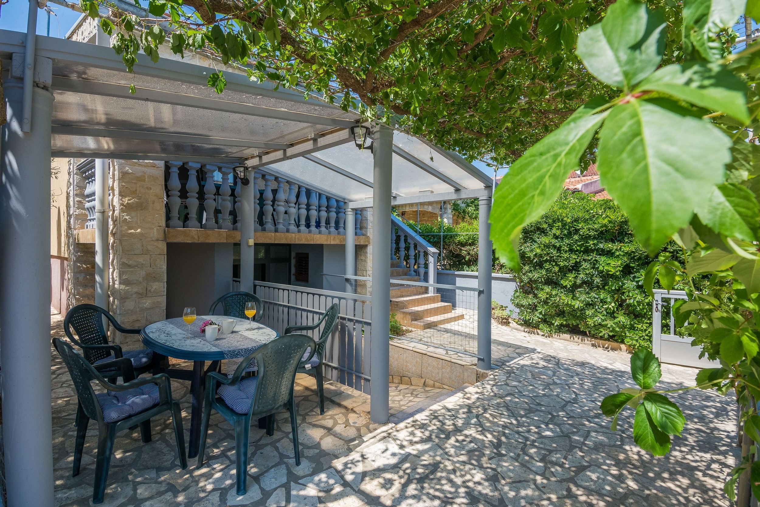 Two bedroom apartment near beach Vir - Kozjak, Vir (A-19094-b) Two bedroom apartment near beach Vir - Kozjak, Vir (A-19094-b)