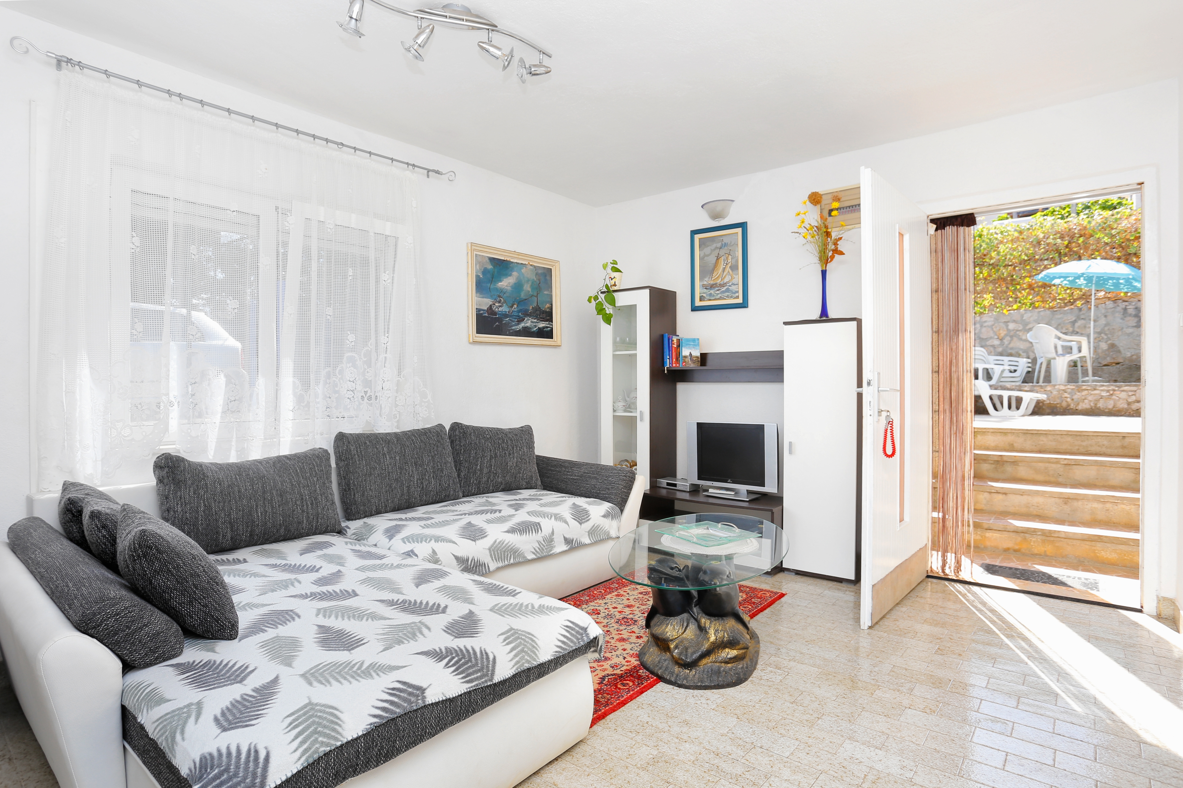 Two bedroom apartment with terrace Sevid, Trogir (A-19105-a)