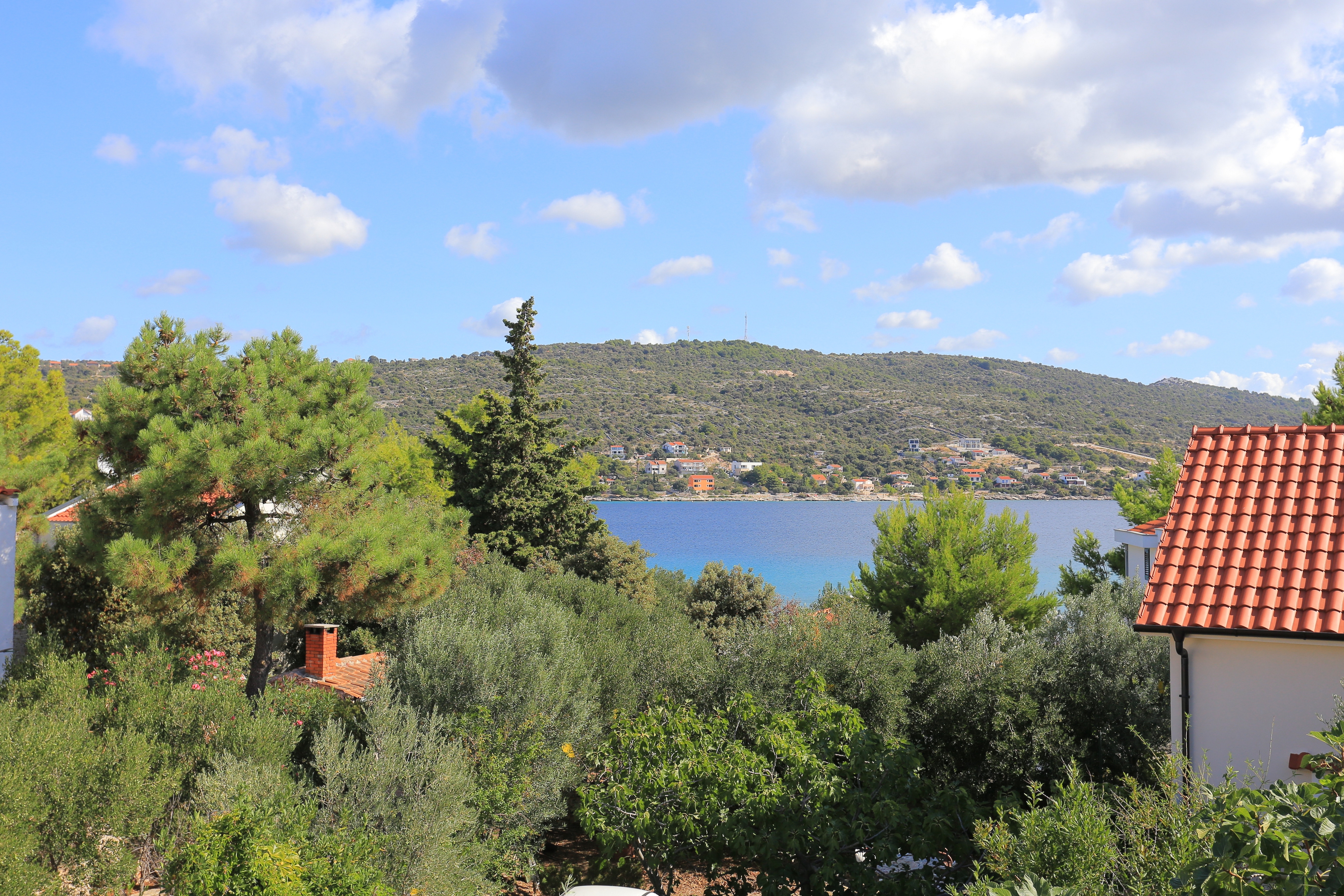 Two bedroom apartment with terrace and sea view Sevid, Trogir  A-b